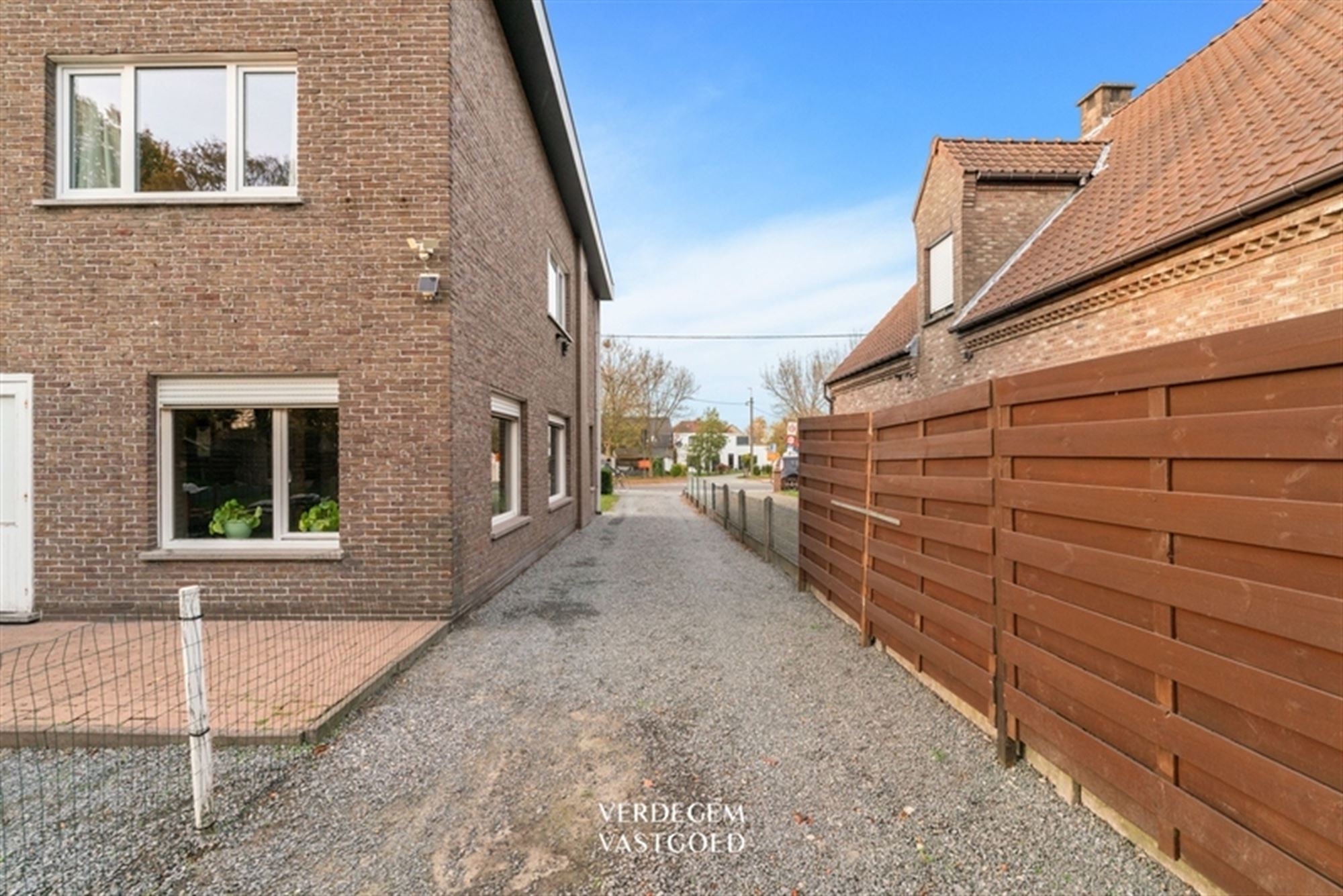 Woning met 4 slaapkamers, tuin en garage op topligging foto 21