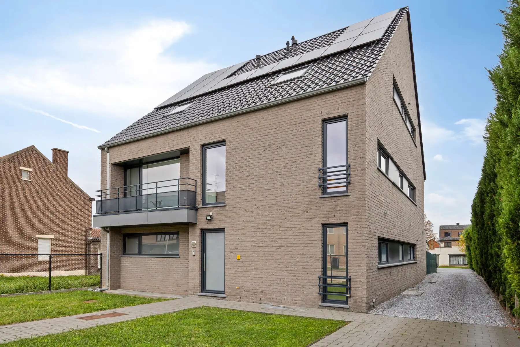 PRACHTIG AFGEWERKT EN ENERGIEZUINIG DUPLEX-APPARTEMENT (123 M2 WOONOPPERVLAKTE) (BRON: EPB) MET 2 SLAAPKAMERS, RUIM &nbsp;EN ZONOVERGOTEN TERRAS, EN AUTOSTANDPLAATS EN TUINBERGING TE NEERHAREN!&nbsp; foto 20