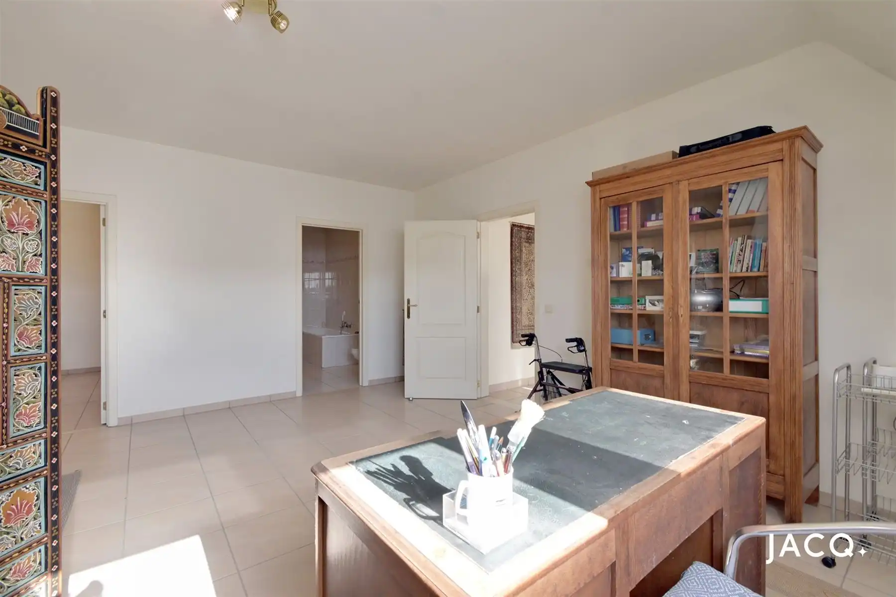 Instapklaar dakappartement met 2 à 3 slpk's, terras en mogelijk autostaanplaats! foto 14