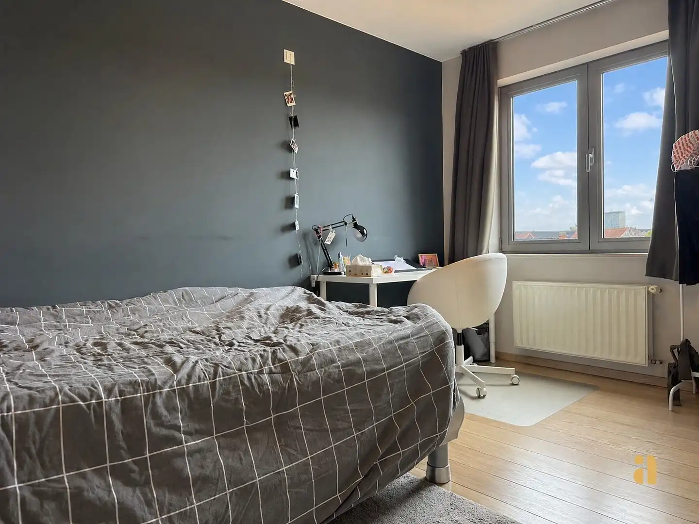 Zon, ruimte & torens: dit lichtrijke appartement heeft het allemaal! foto 23