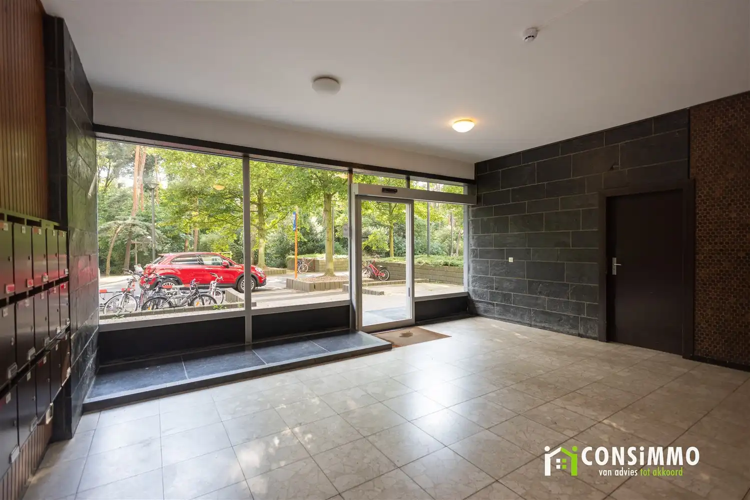 Ruim gerenoveerd appartement op de 19de verdieping met een adembenemend uitzicht over Genk foto 27