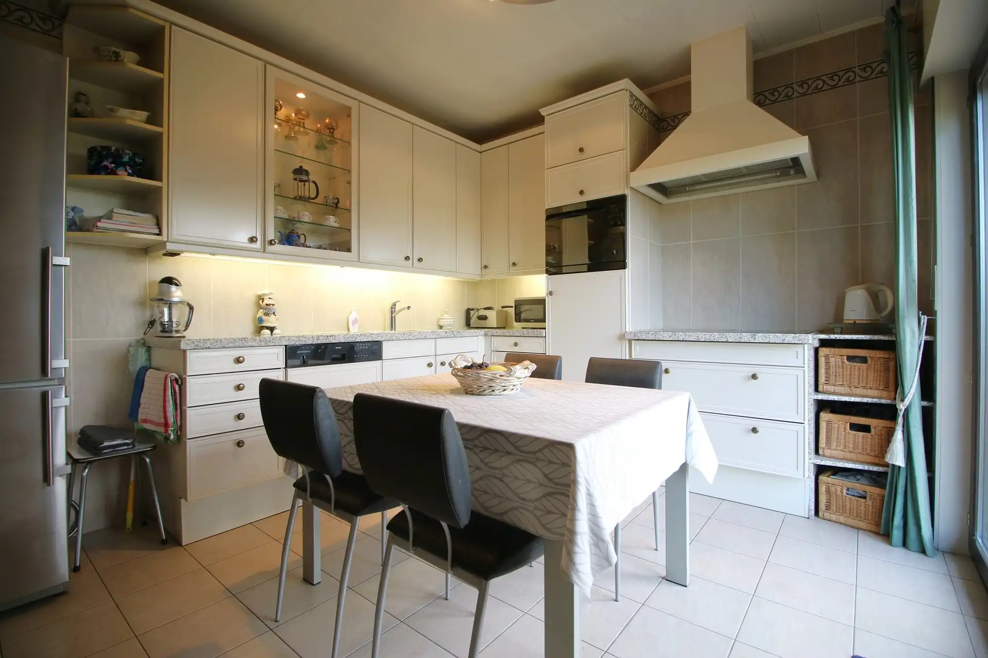 Ruime bungalow in het groen foto 12