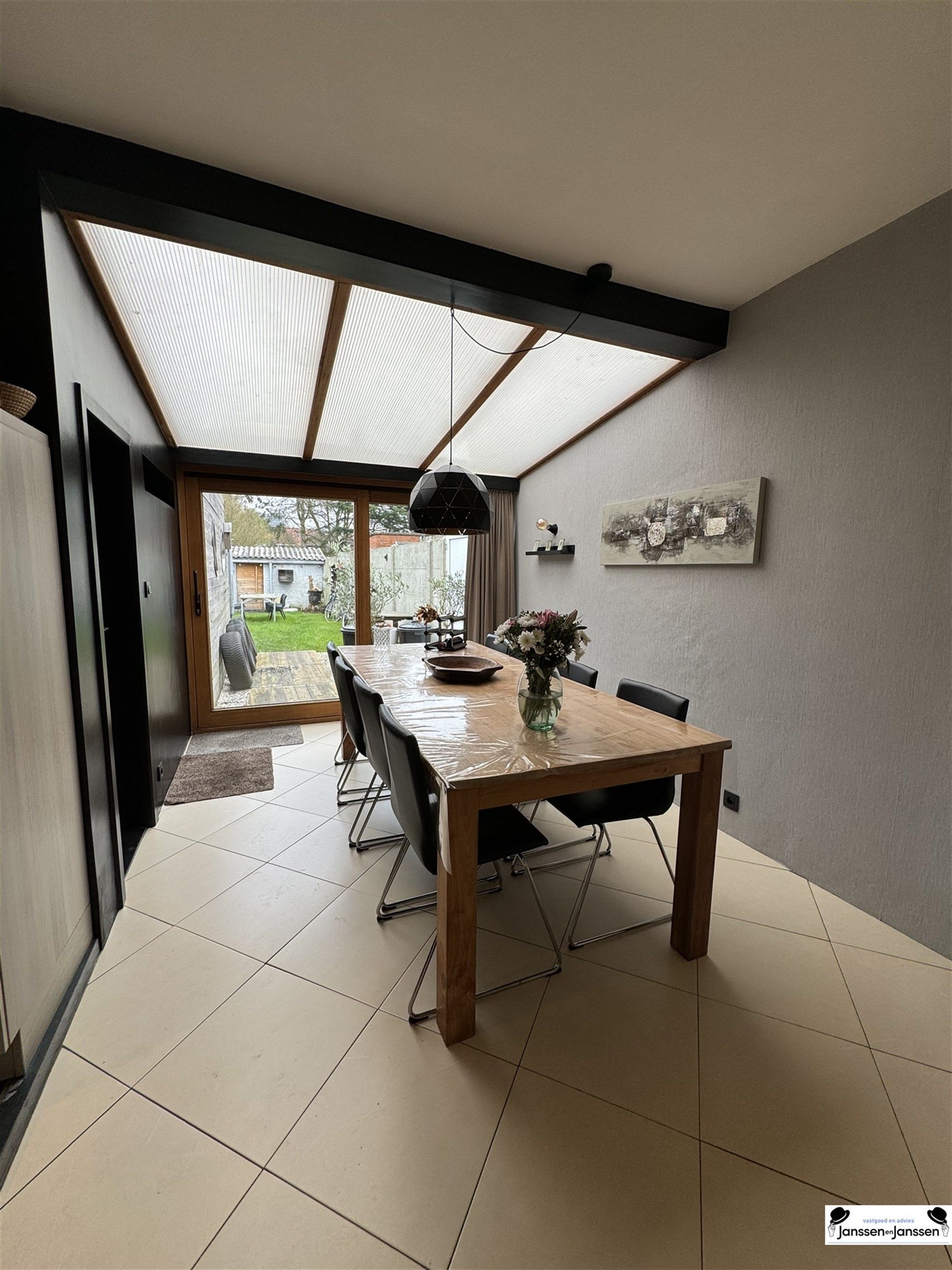 Gerenoveerde gezinswoning met 4 slaapkamers in Wilrijk  foto 8