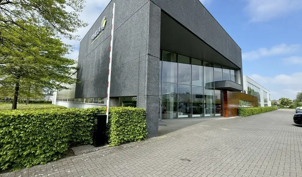 Bedrijfspand met buitenopslag te huur vlakbij E17 in Zwijndrecht foto 14