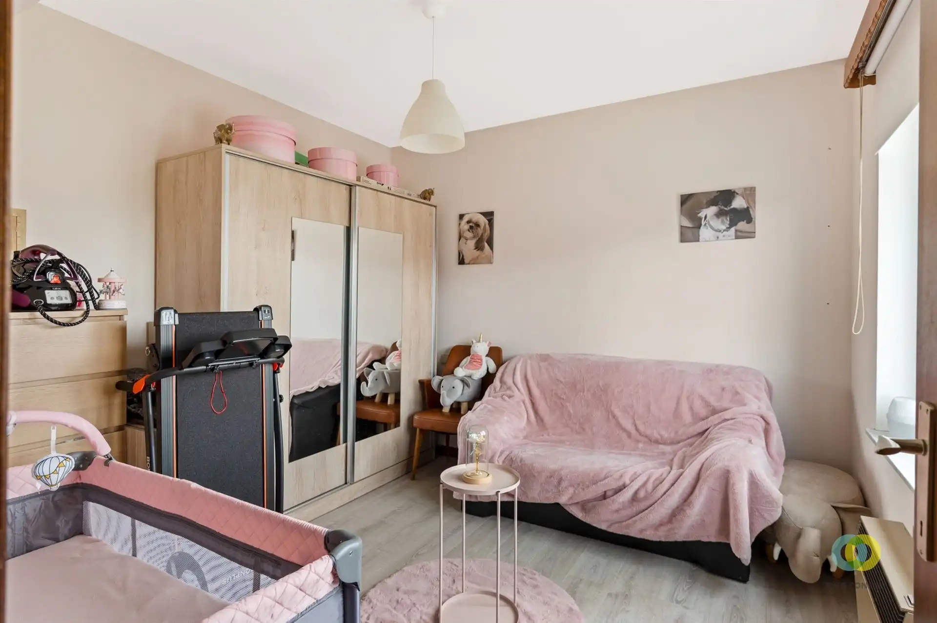 appartementsgebouw met garages foto 15