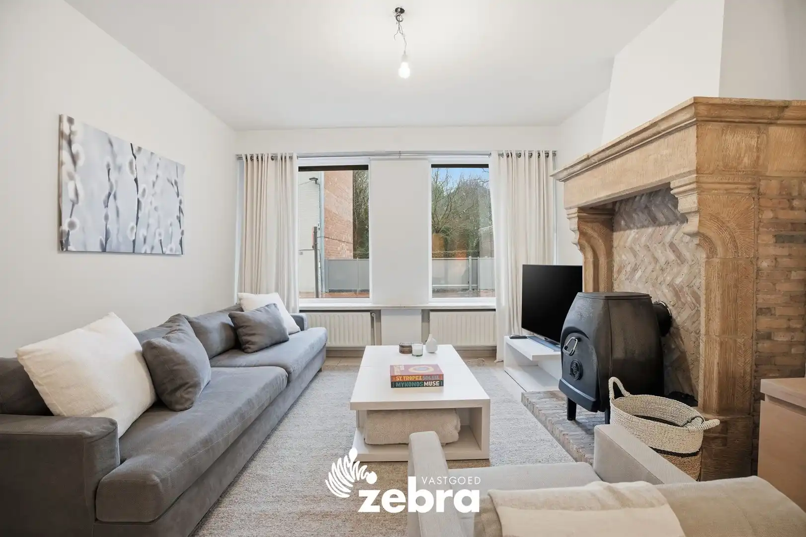 Stijlvolle, volledig gemeubelde karakterwoning in het centrum van Roeselare! foto 3