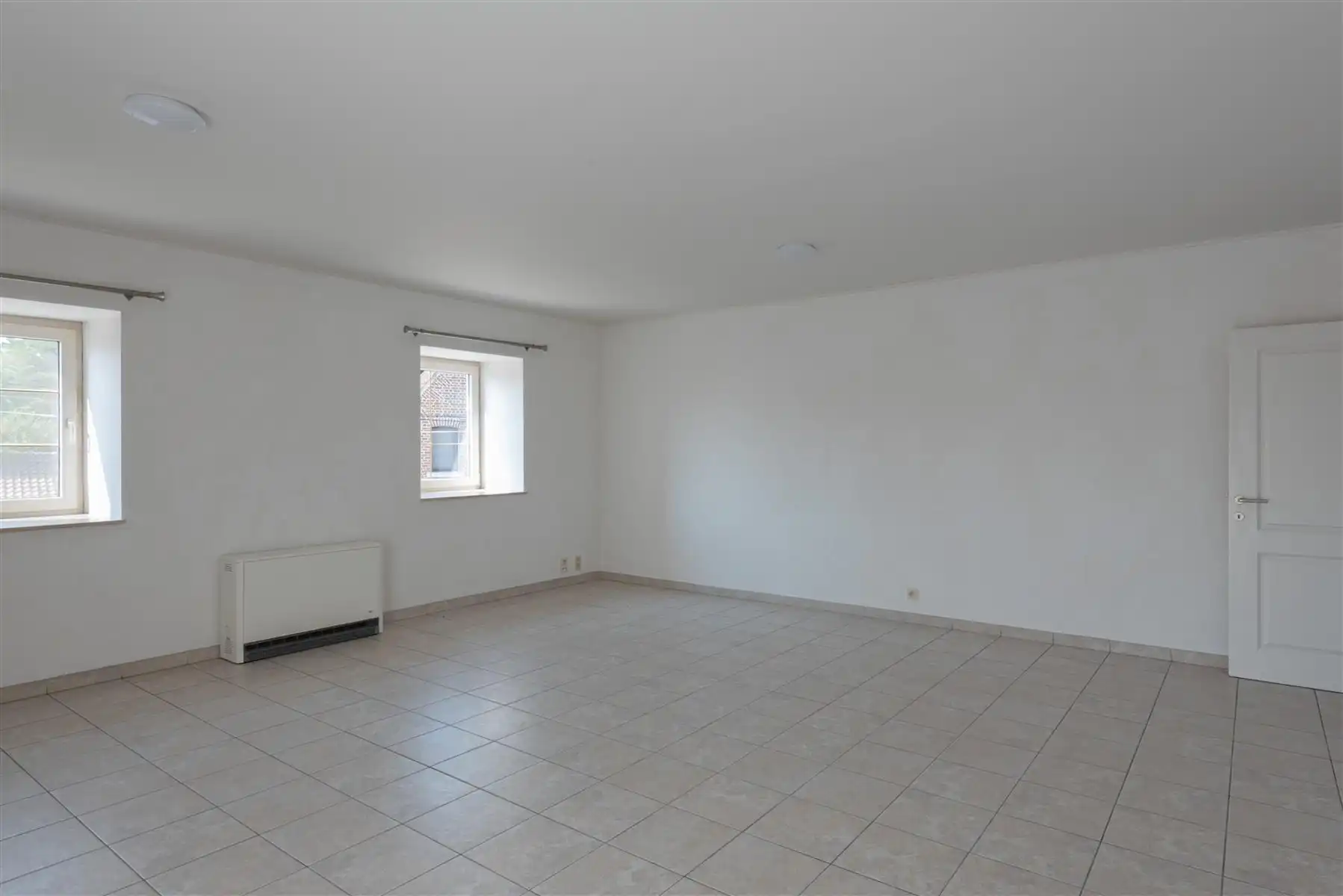 Appartement met parkeerplaats en terras foto 4