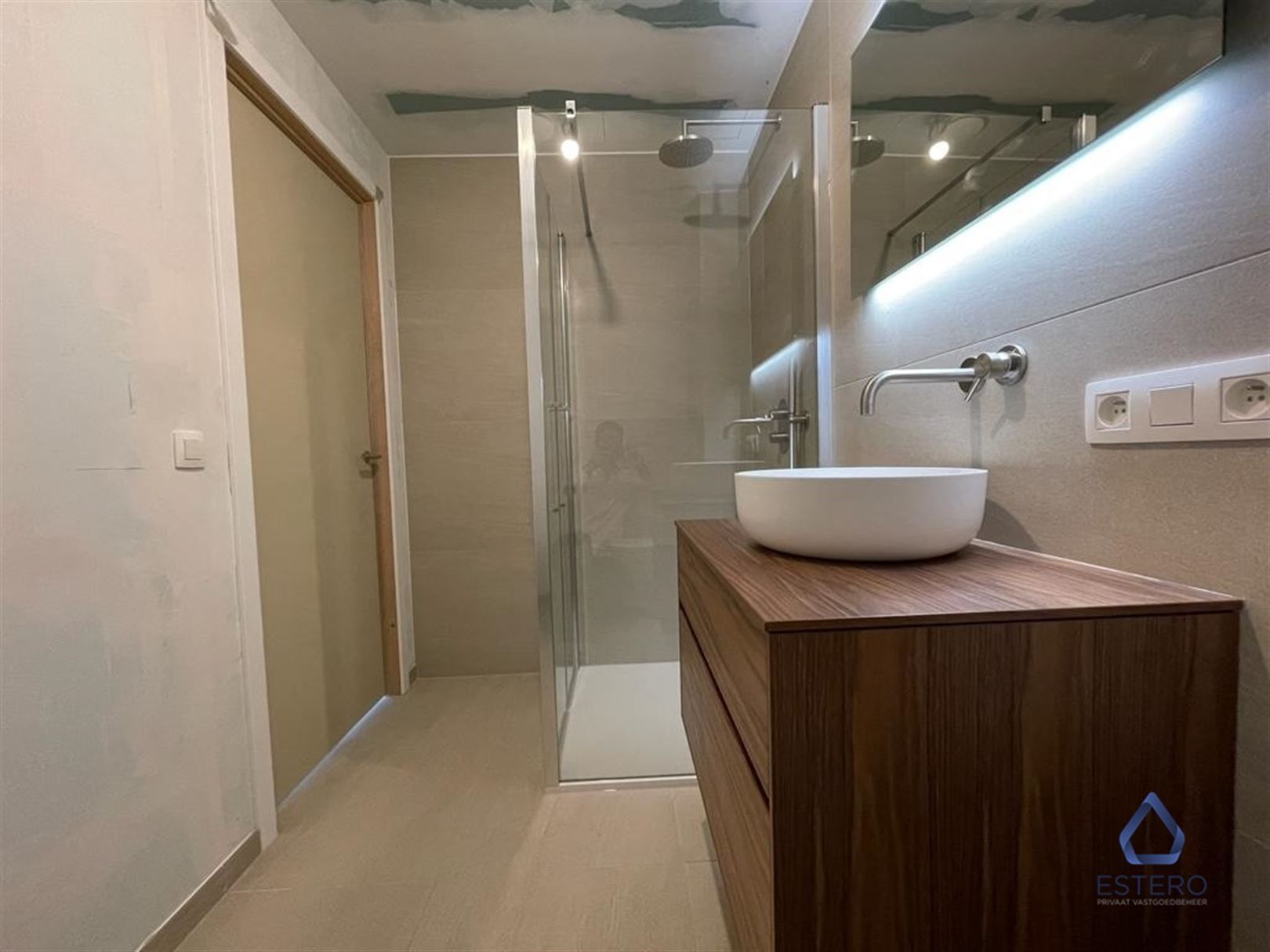 Nieuwbouwappartement op een toplocatie gelegen op 10e verdieping foto 7