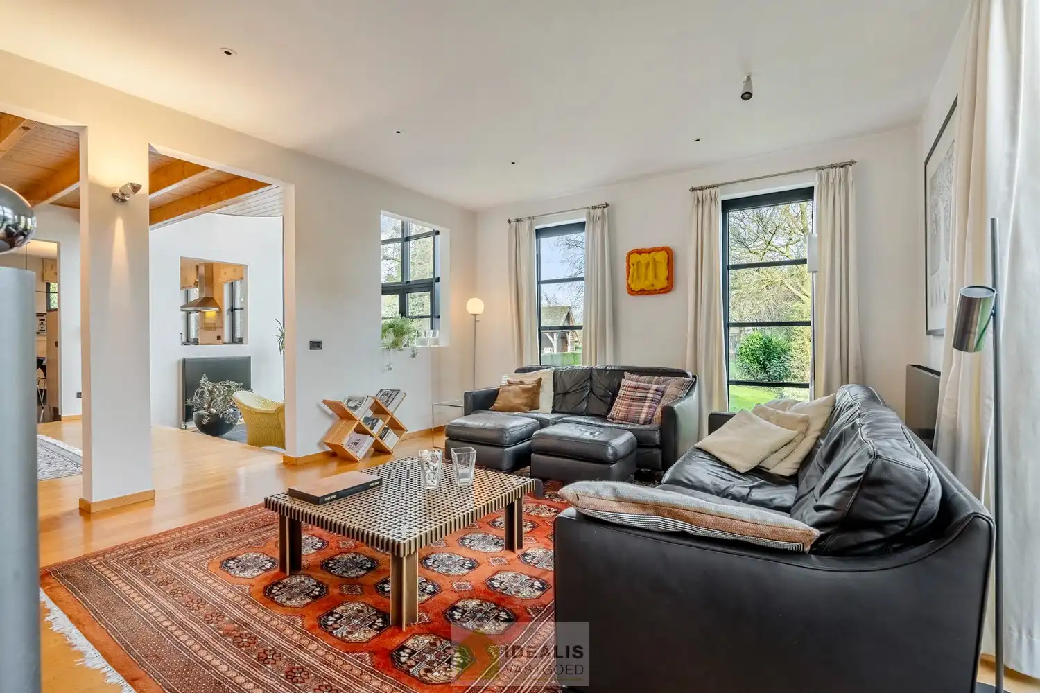 EXTRA RUIME VILLA MET EEN PRACHTIG LICHTRIJKE LEEFRUIMTE, RUIME KEUKEN, 4 SLAAPKAMERS, 2 BADKAMERS EN EEN RUIM PRAKTIJK/KANTOORGEDEELTE OP EEN RIANT EN CENTRAAL PERCEEL VAN MAAR LIEFST 16A 27CA OP EEN GUNSTIGE LOCATIE NABIJ HET CENTRUM VAN ACHEL! foto 12