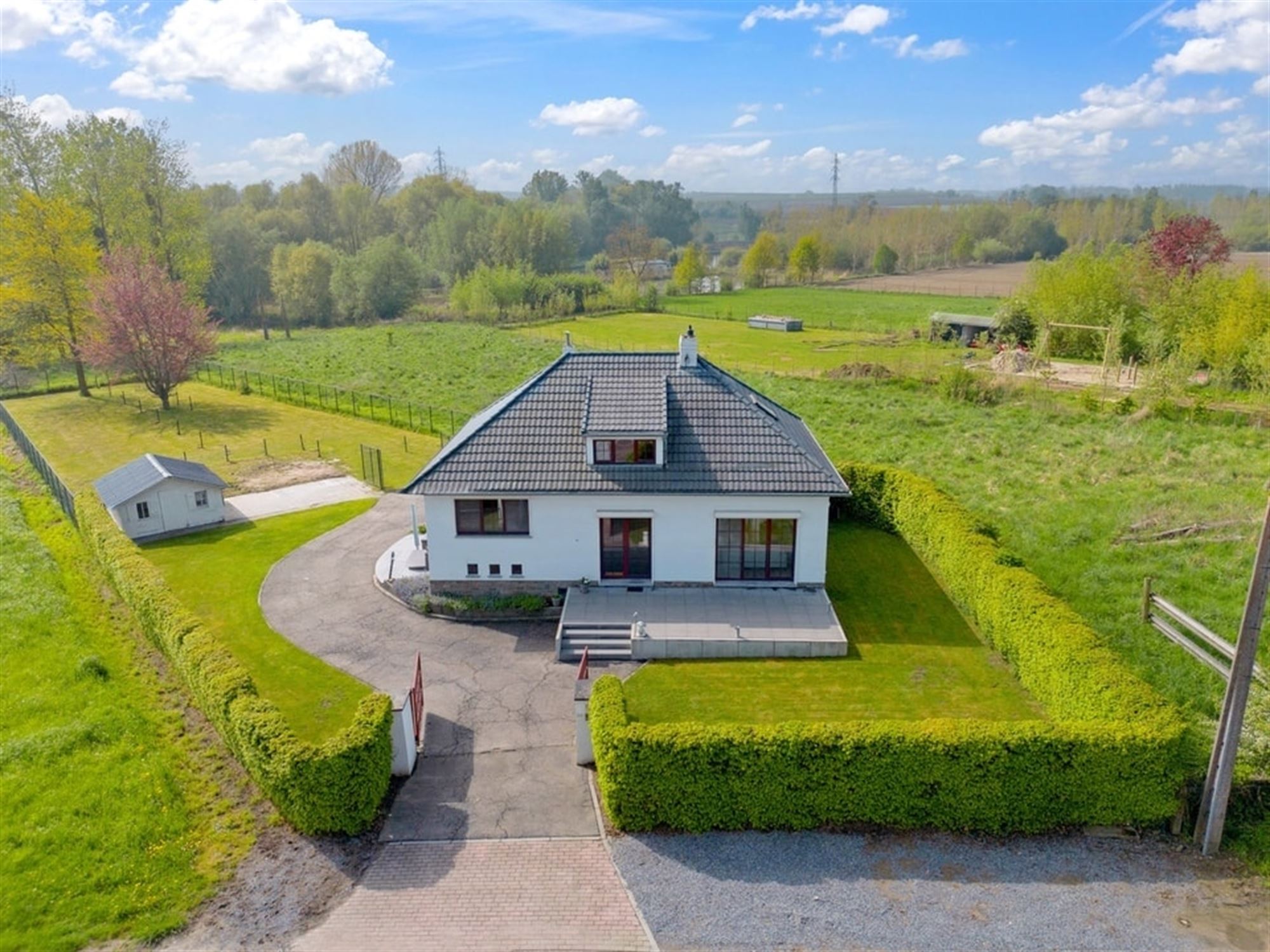 Hoofdfoto van de publicatie: KARAKTERVOLLE WOONST OP EEN KNAP PERCEEL IN BORGLOON 