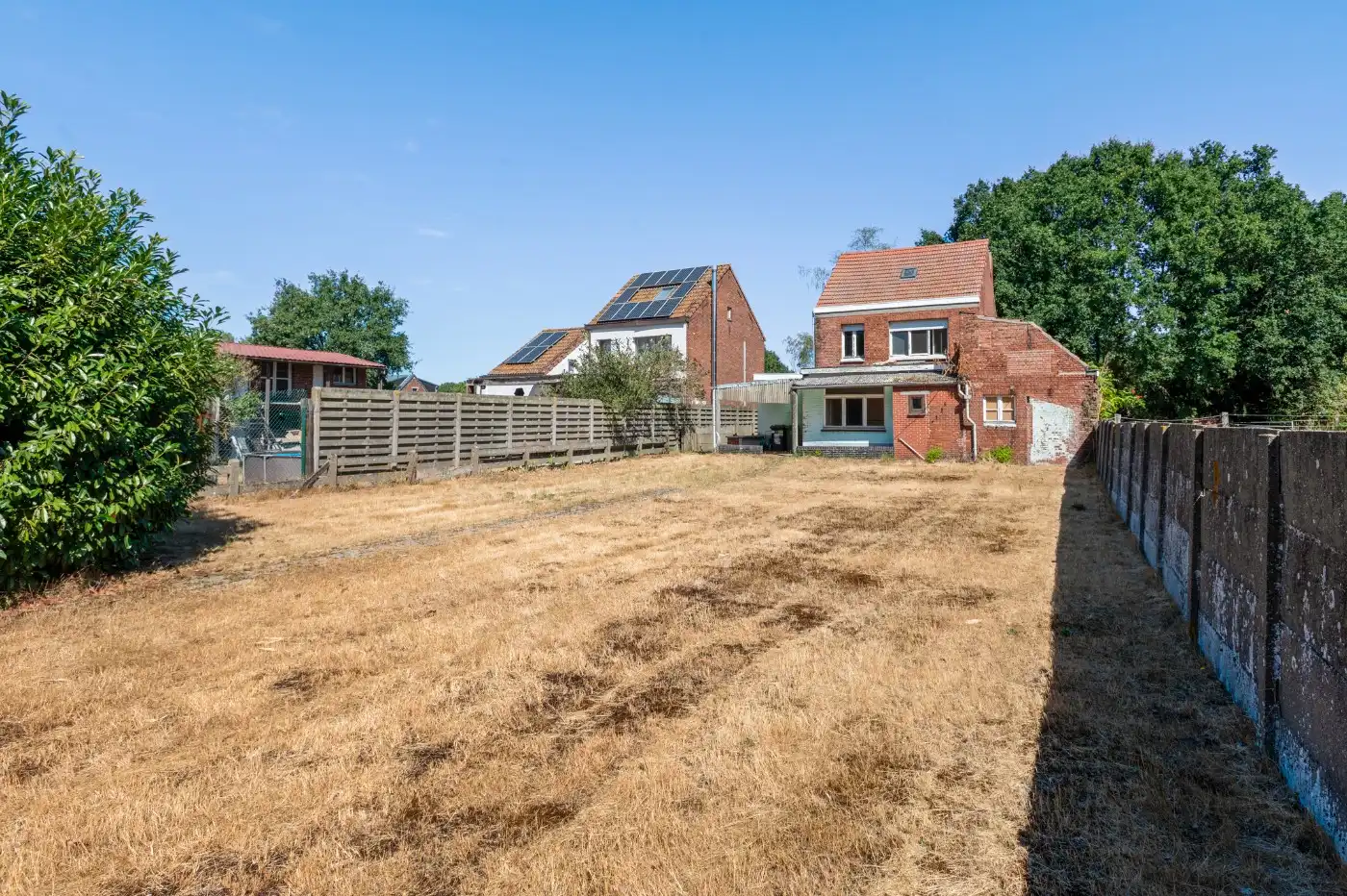 Charmante, te renoveren woning met 2 slpk., garage en tuin foto 24