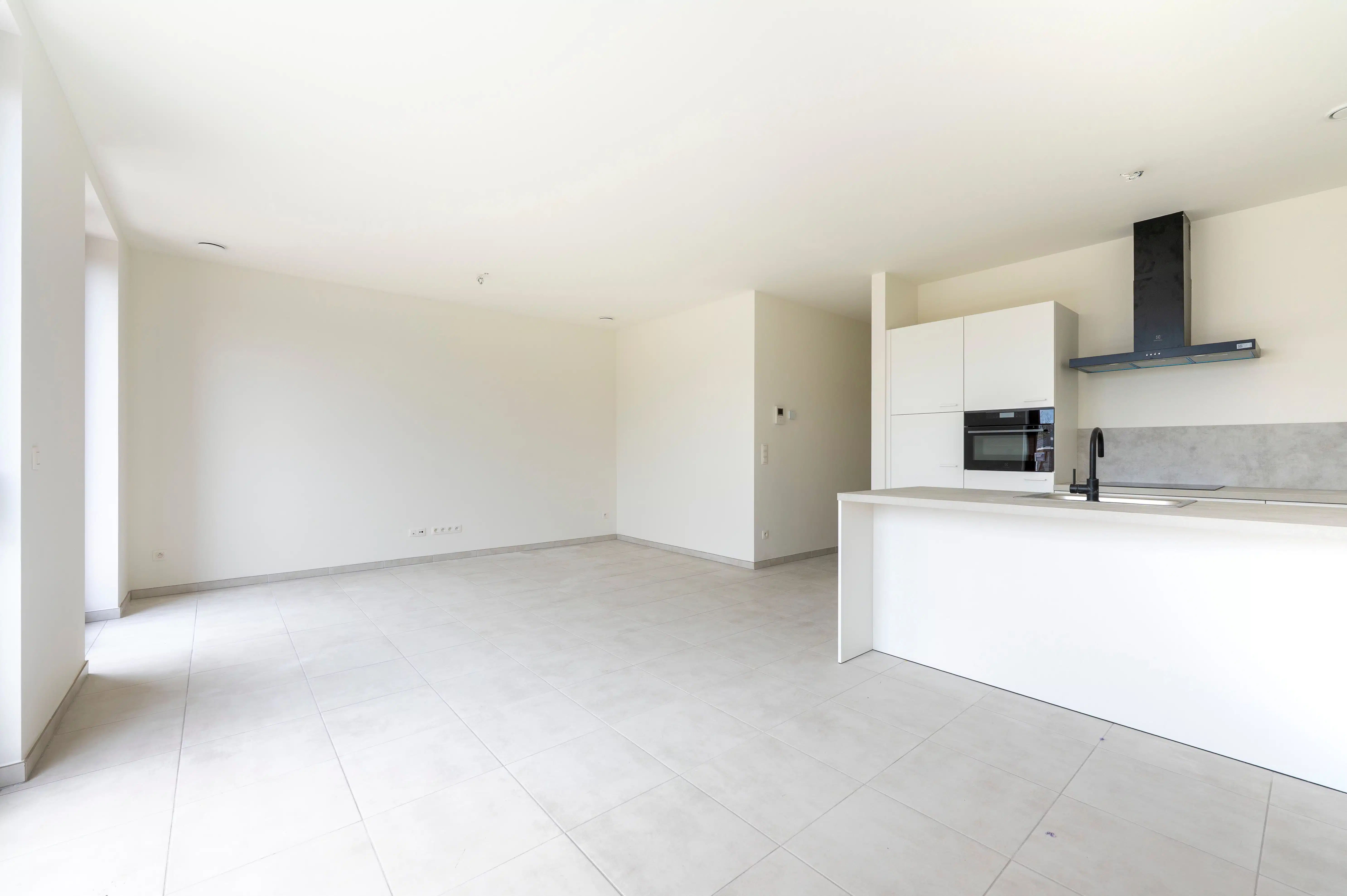 Nieuwbouwappartement met terras en staanplaats in Mariaburg-Brasschaat te huur! foto 2