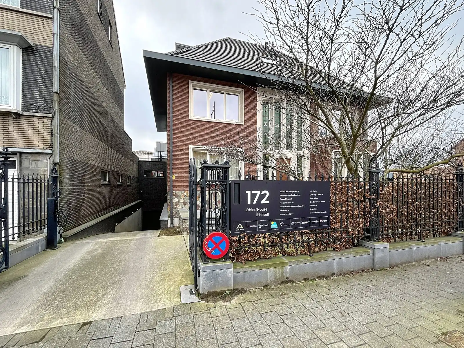 Duplex-kantoorruimte met 6/9 werkplekken in dienstencentrum. foto 27