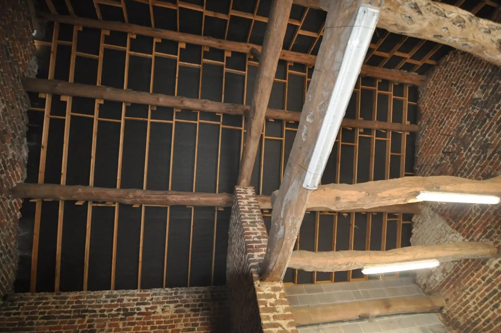 Vergunde opslag- en werkhal 150 m² foto 15