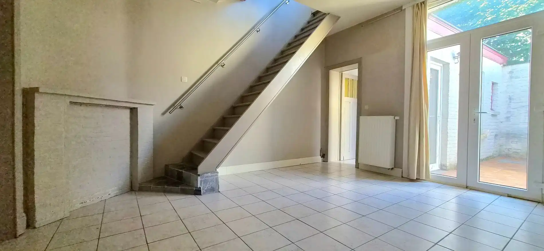 Ruime woning met karaktervolle gevel foto 5