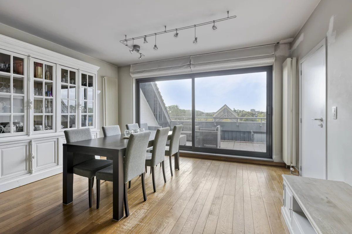 RUIM DUPLEXAPPARTEMENT VAN 144 M² MET 3 SLPK'S IN HASSELT foto 8