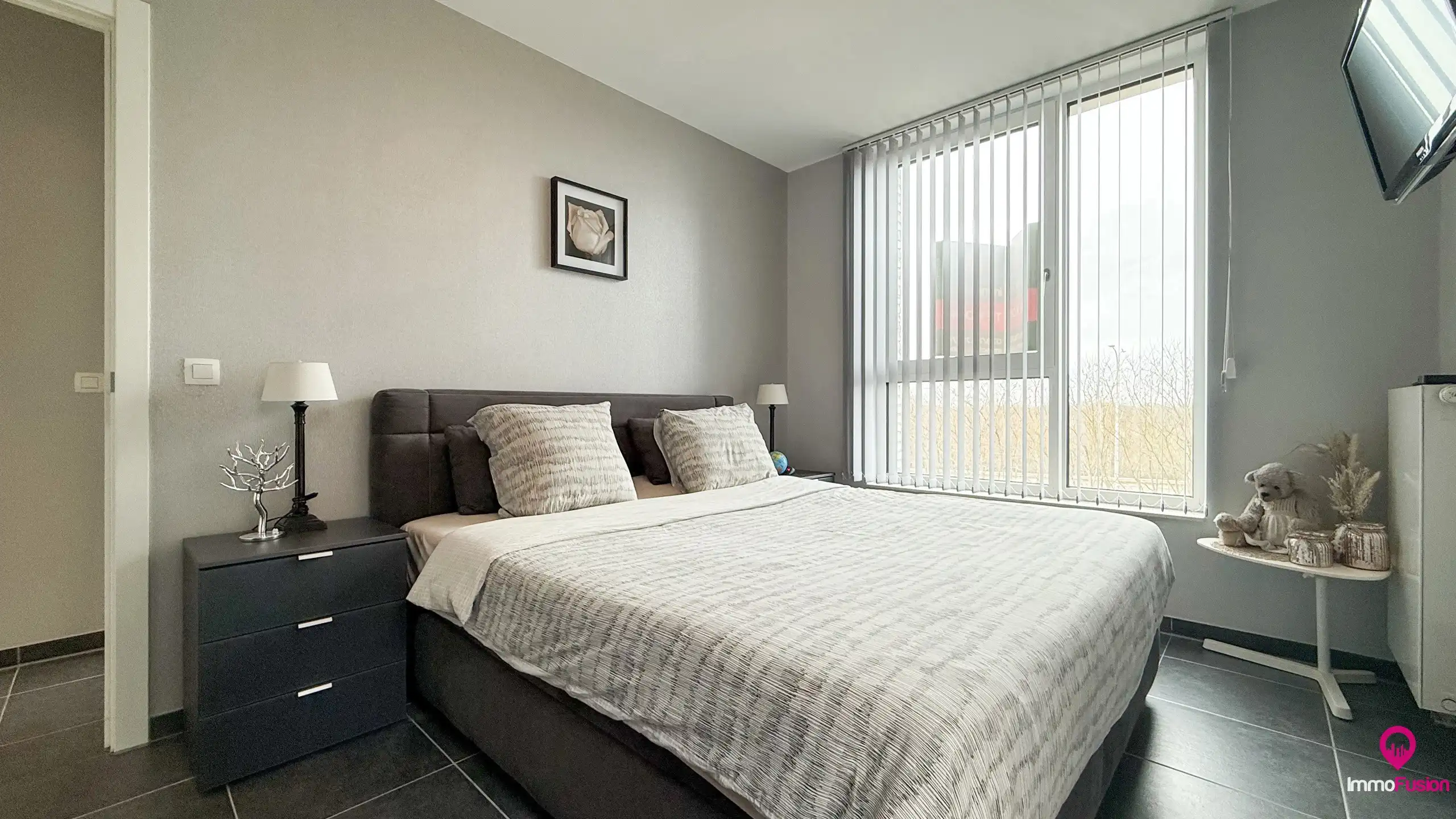 Modern appartement , bemeubeld met vrij uitzicht en parkeerplaats! foto 22