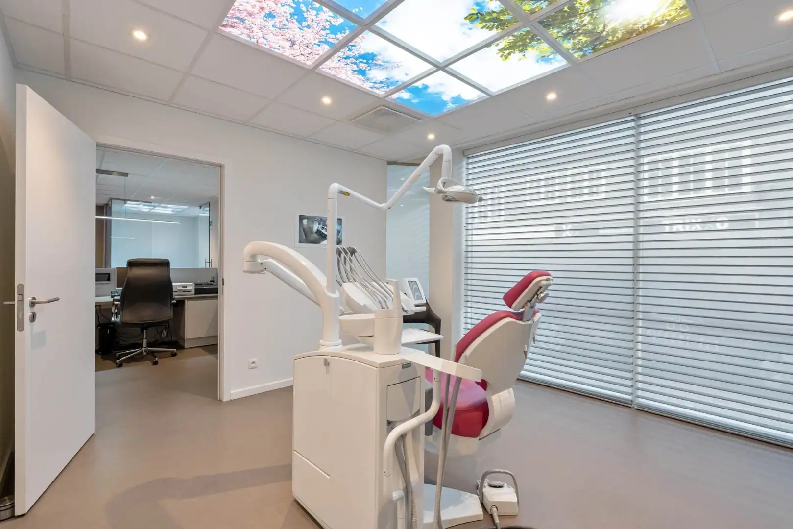 Ruim, zeer energiezuinig kantoor in het centrum van Neeroeteren met diverse mogelijkheden!   foto 15