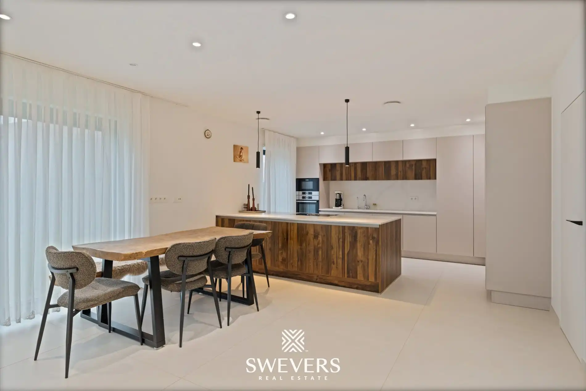 Instapklare, energiezuinige gezinswoning van 224m² te Beringen foto 8