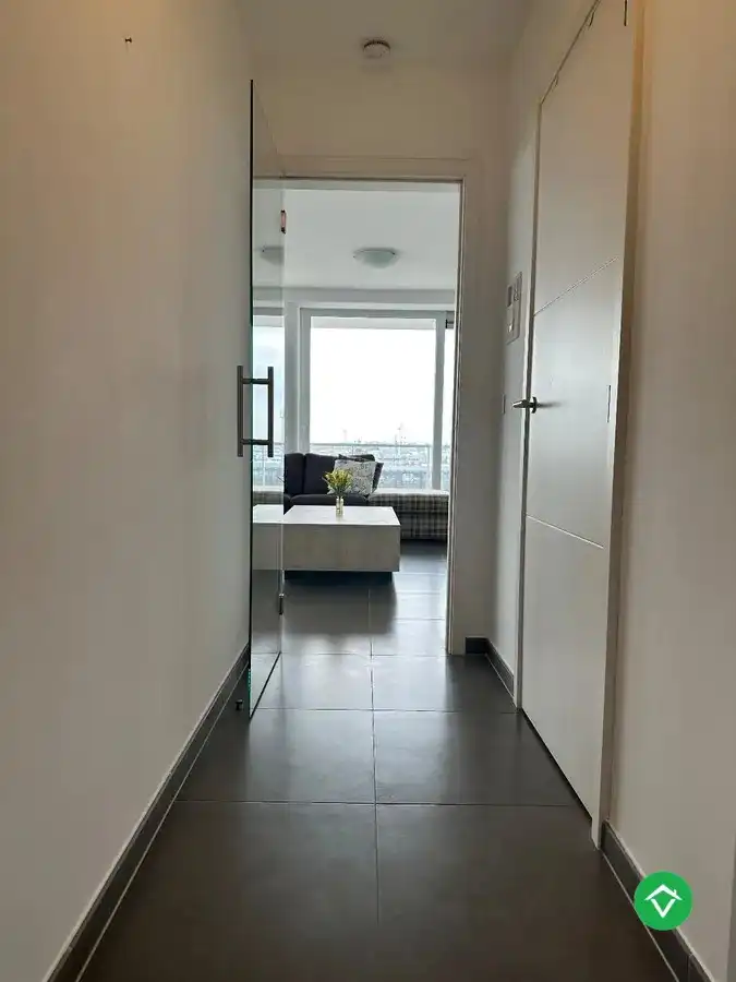 Appartement met 2 slaapkamers en ruim terras te Oostende foto 4