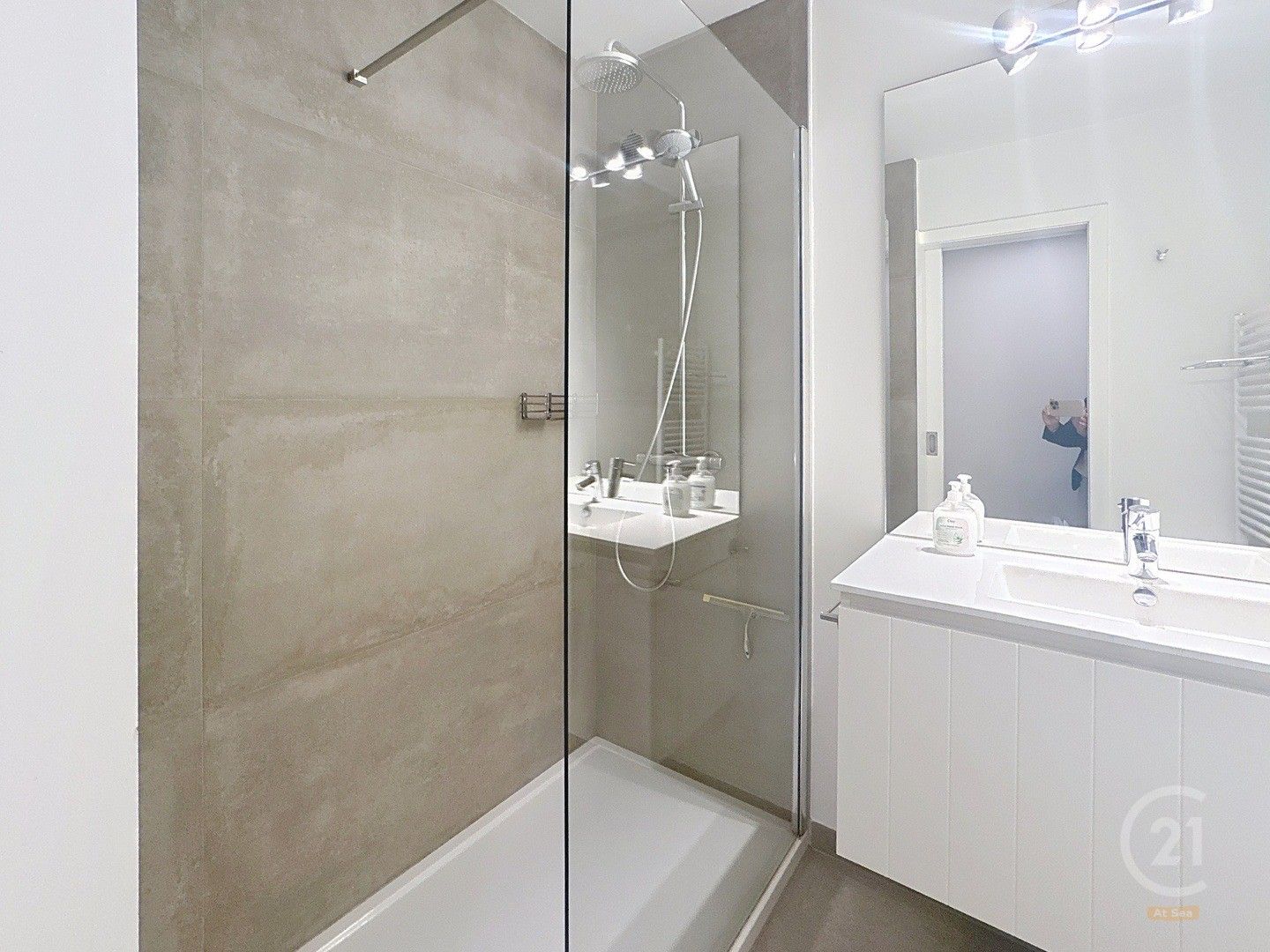Appartement met 2 slaapkamers én zeezicht! foto 12