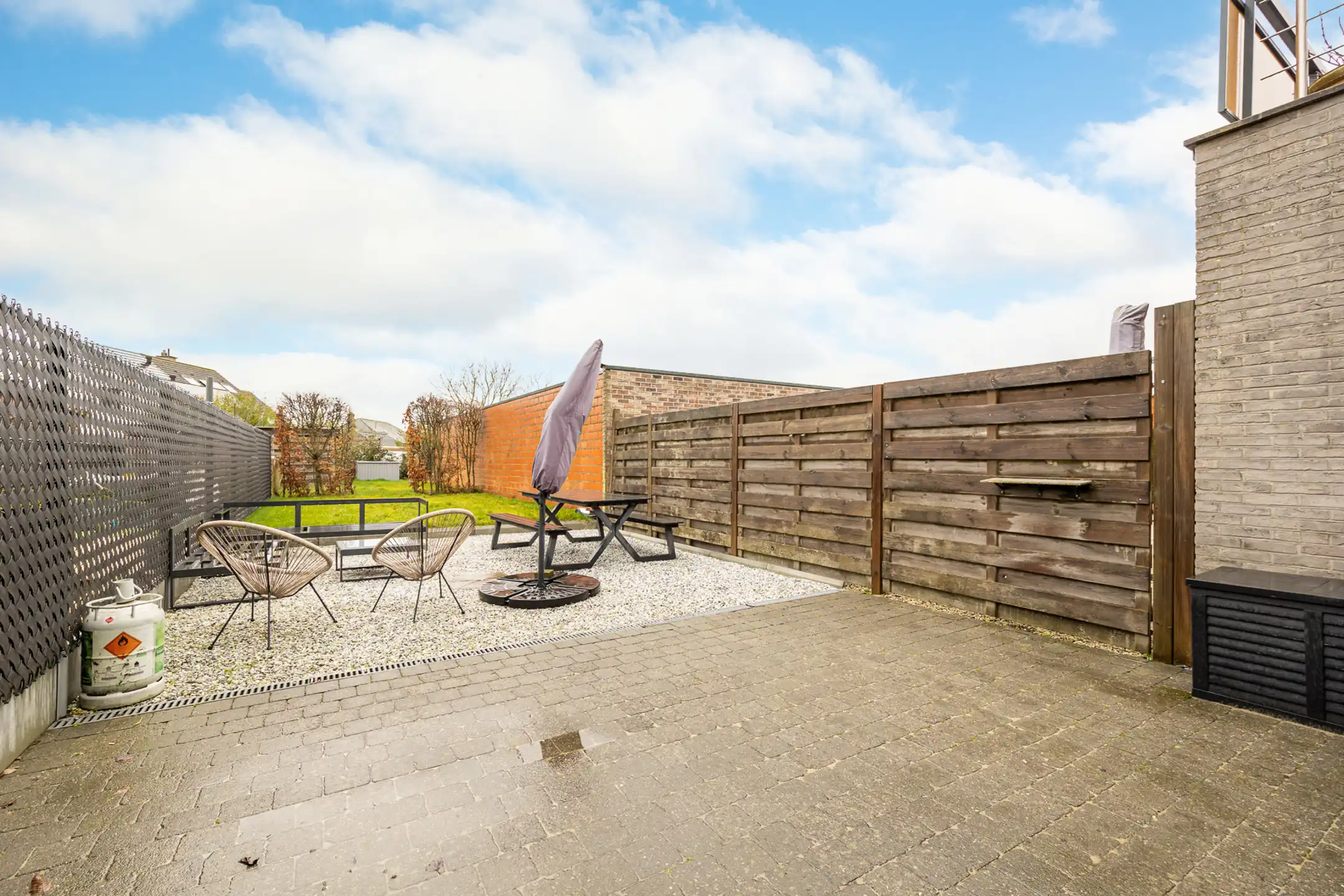 Instapklaar gelijkvloers app met 1 slpk, tuin en staanplaats foto 8