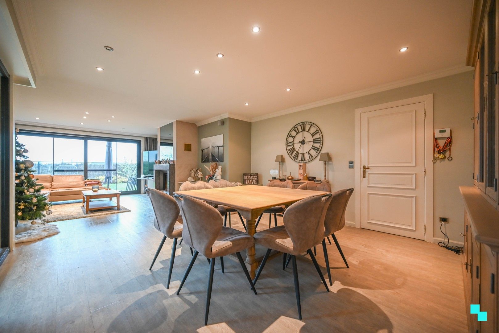 Instapklare, ruime villa in Oostrozebeke foto 12