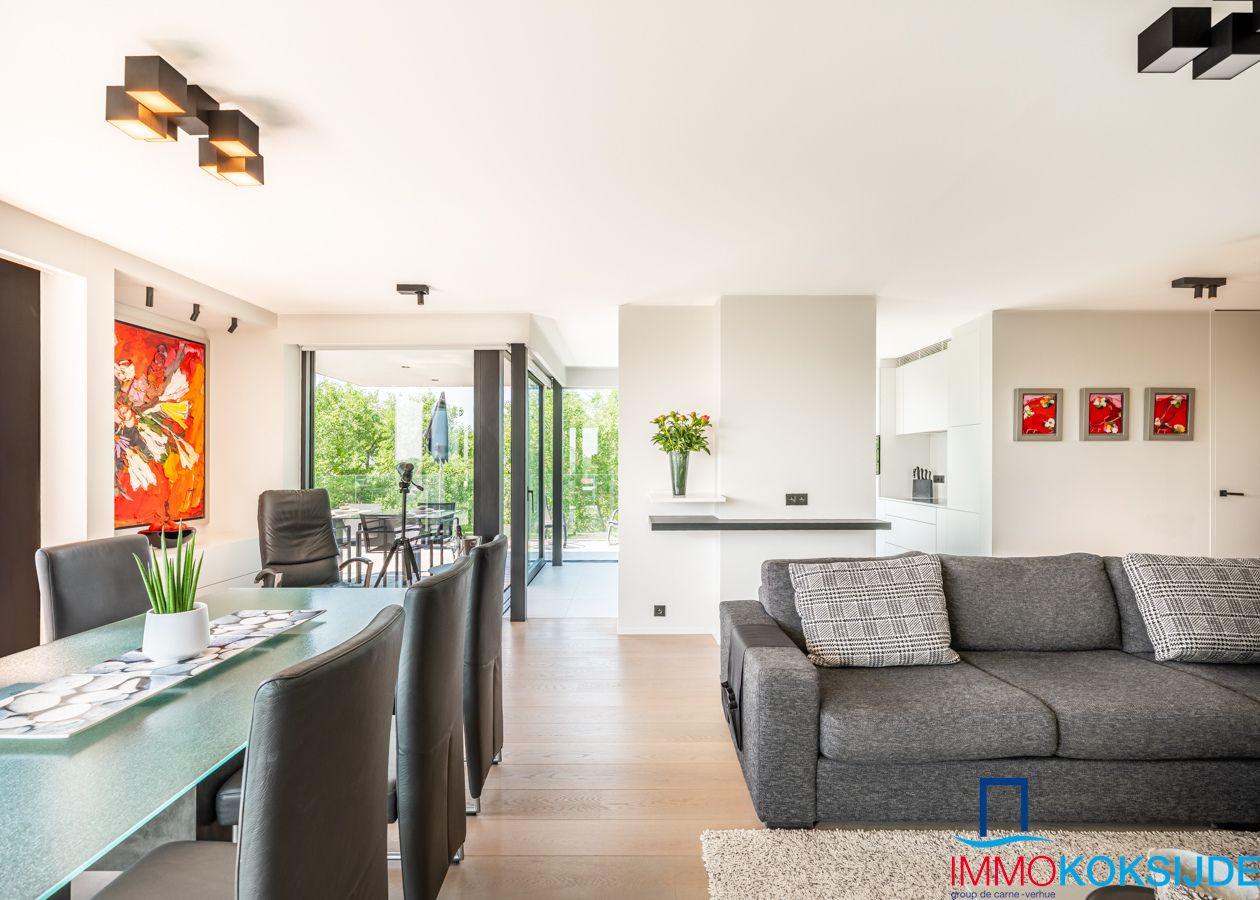Exclusief penthouse met 2 slaapkamers en ruim terras in moderne residentie foto 9