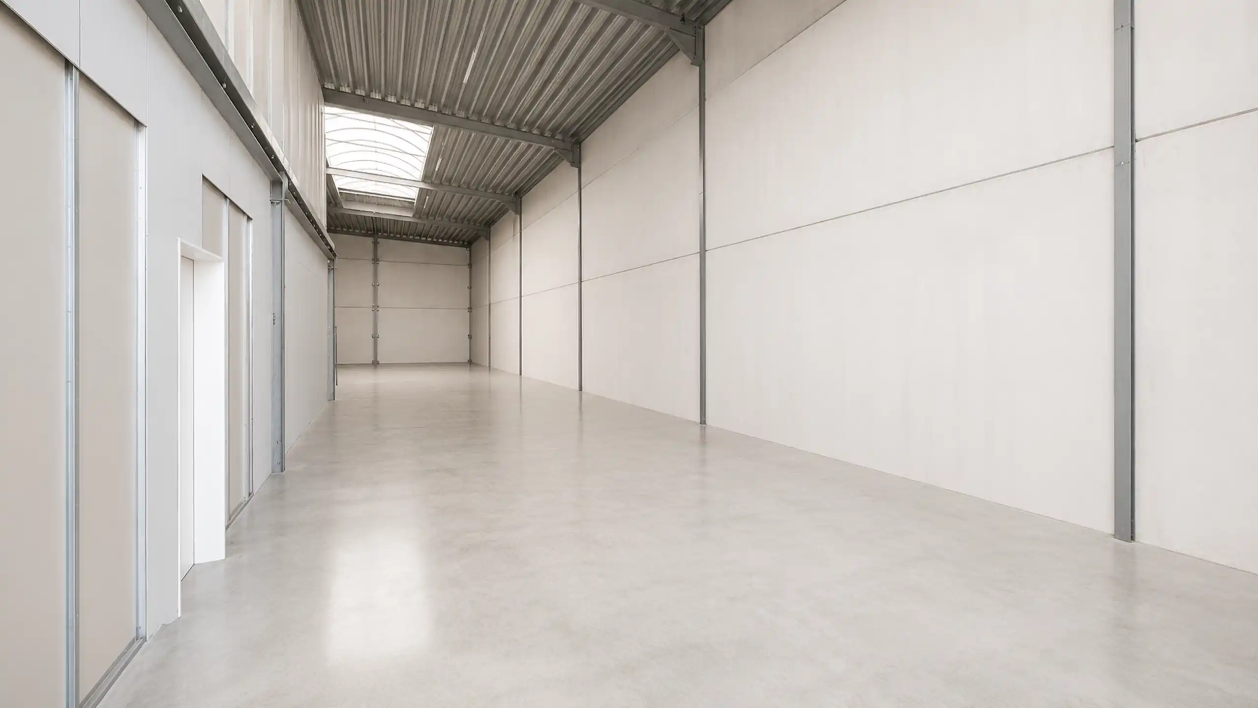 Recente KMO-unit van 400m² met kantoren op toplocatie in HZ! foto 3
