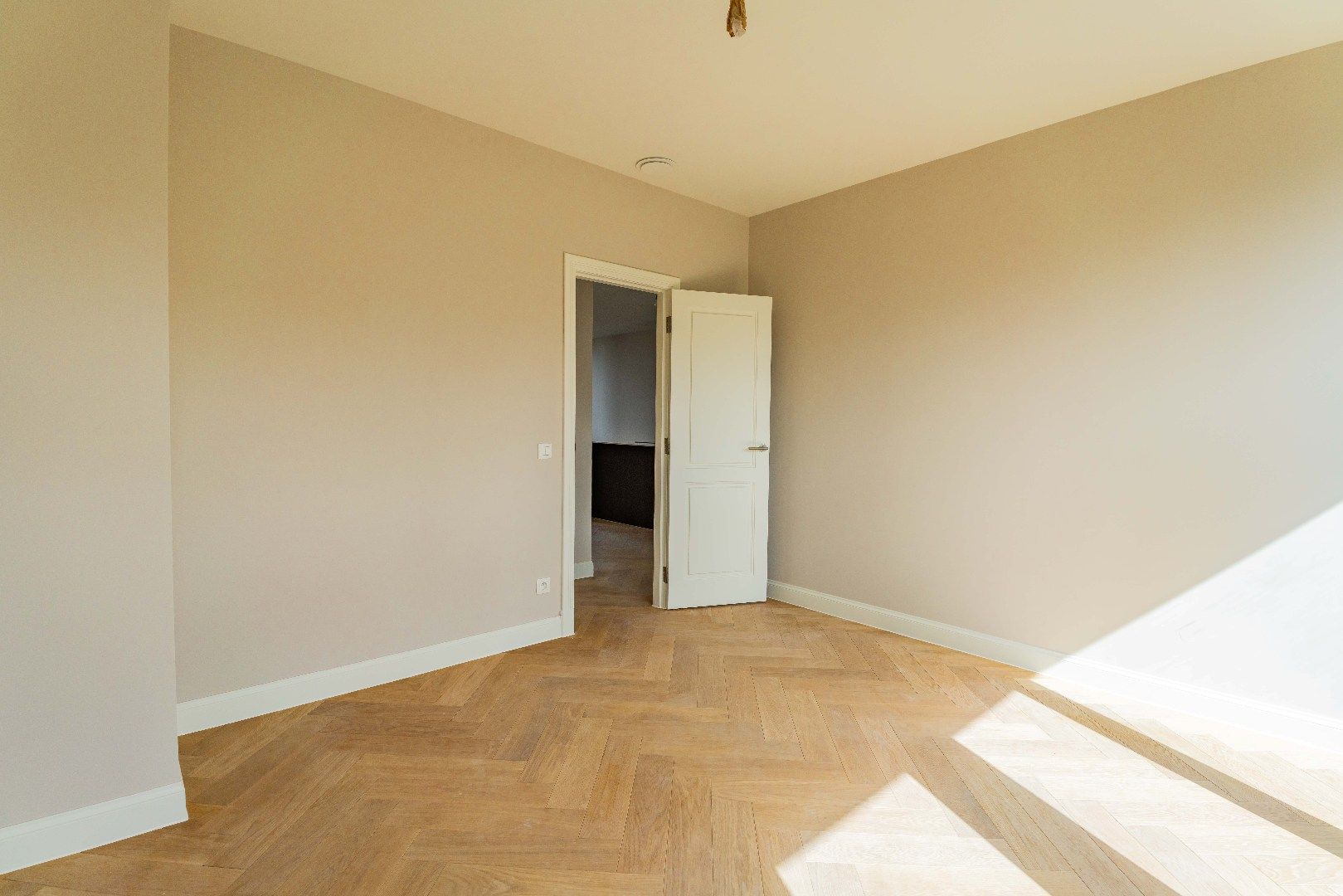 Prachtig gerenoveerd appartement met ruim terras foto 18