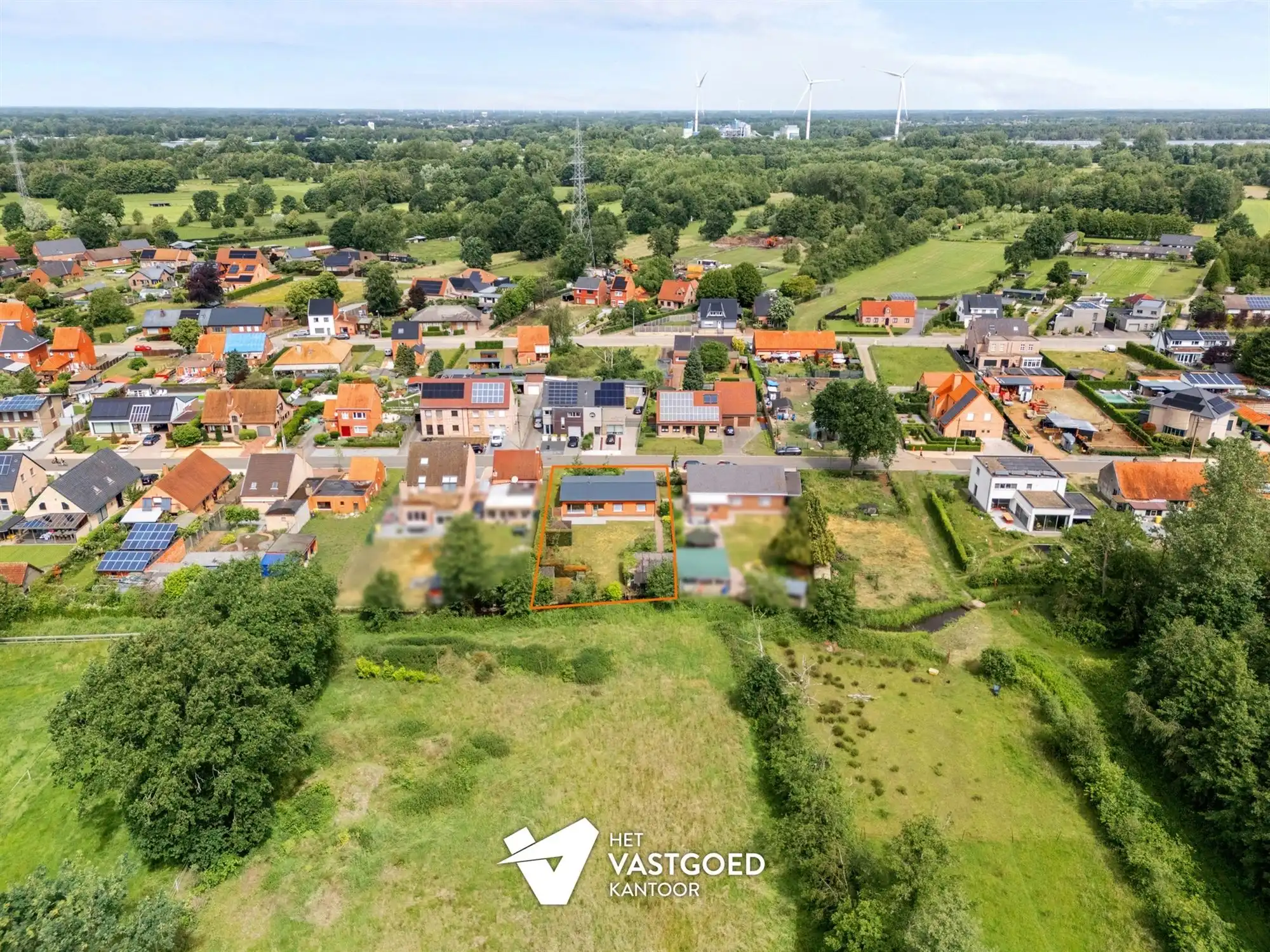 INSTAPKLARE, GELIIJKVLOERSE WONING OP TOP-LIGGING TEGEN NATUURGEBIED IN DOODLOPENDE STRAAT foto 27
