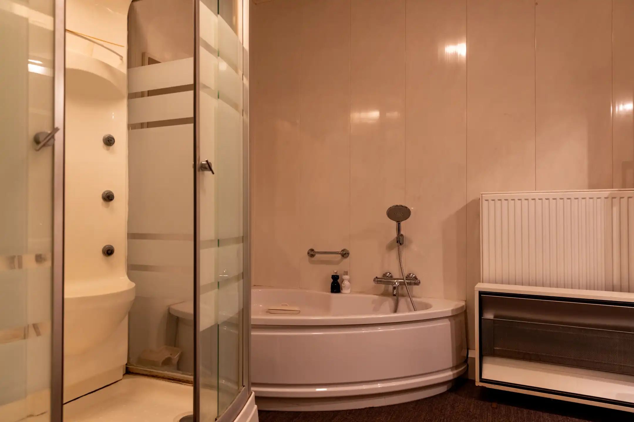 Unieke eigendom gelegen in het groen foto 13