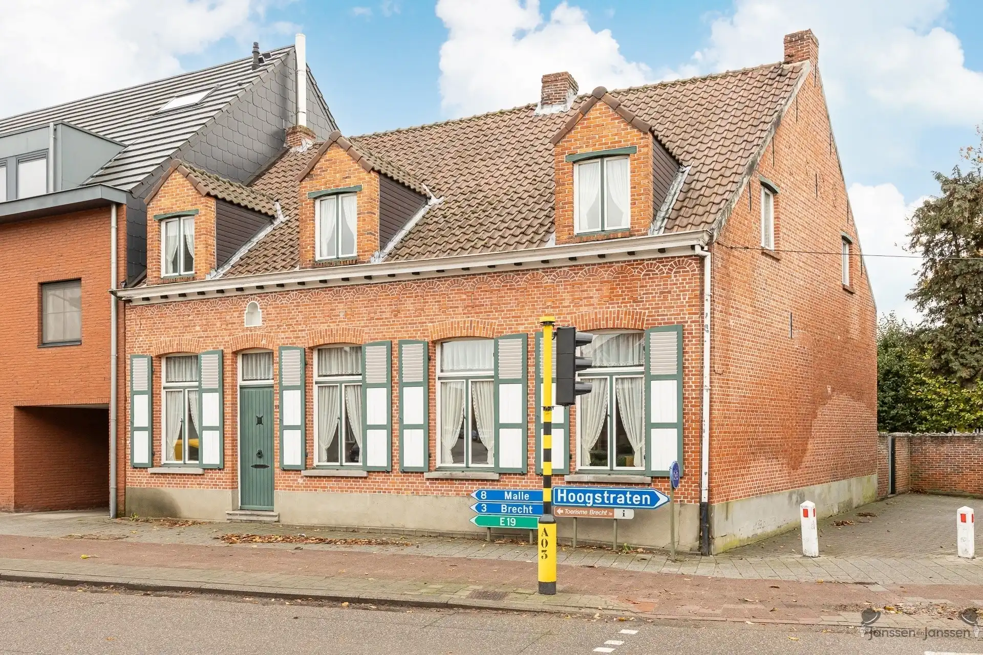 Authentieke woning met karakter in het hart van Sint-Lenaarts foto 30