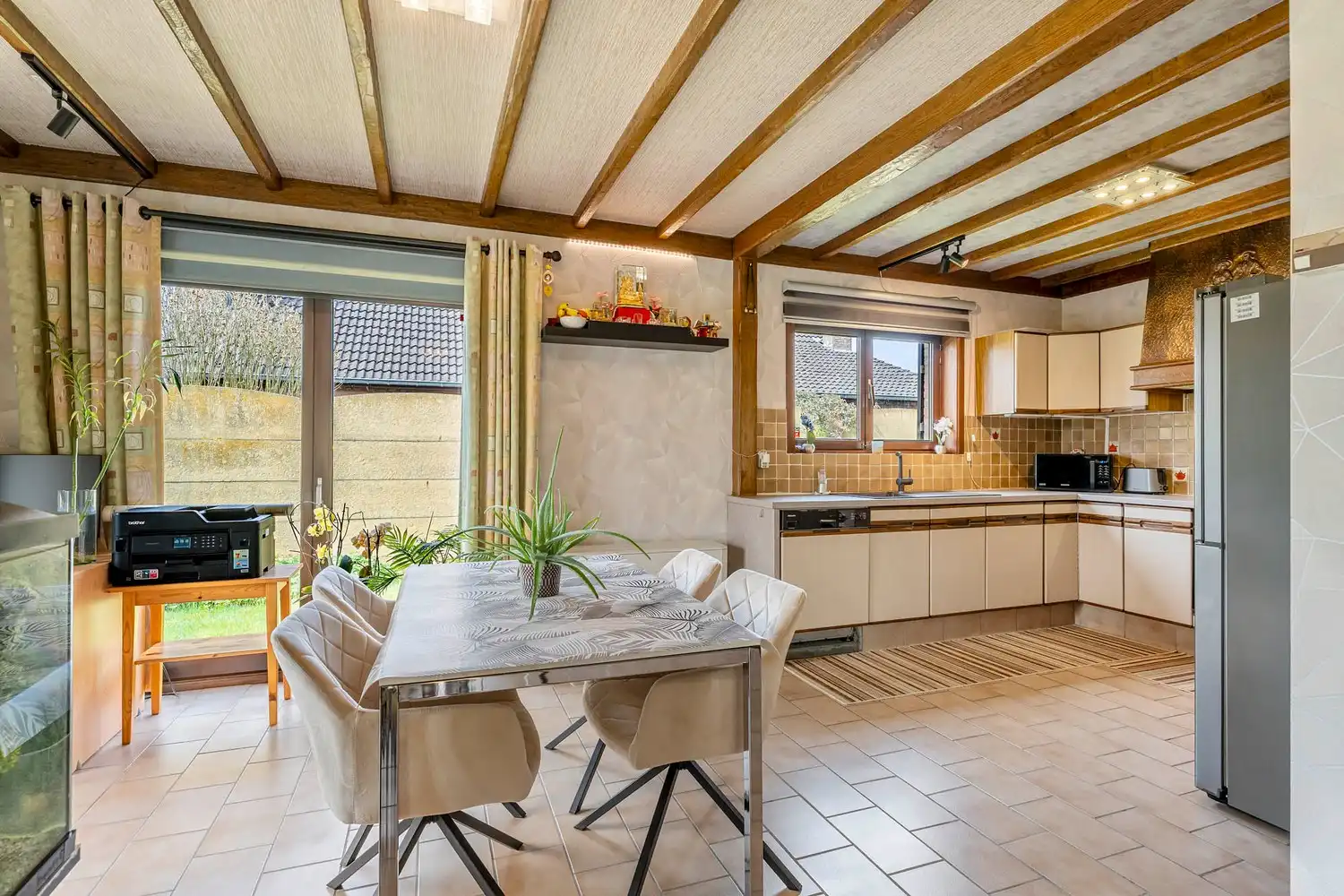 Ruime gezinswoning met 5 slaapkamers en 2 badkamers op een rustige, groene locatie te Rotselaar foto 7