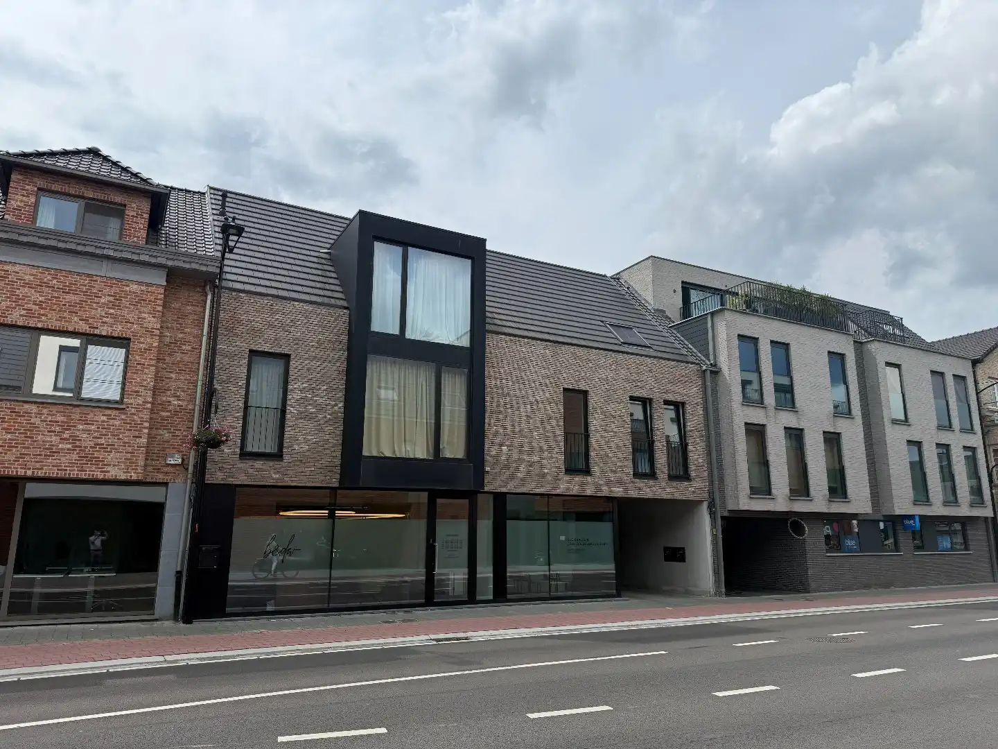 Stijlvol 2slpk appartement met terras en garage foto 15