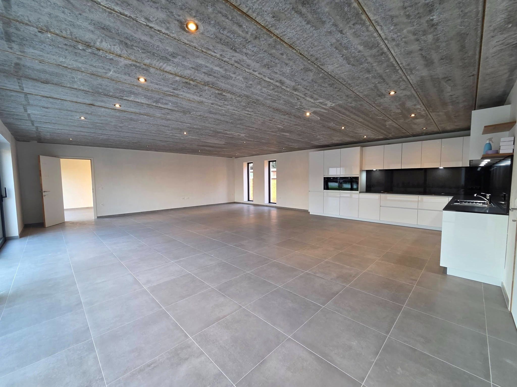 Viergevelvilla...Bouwjaar 2018...6 slaapkamers... foto 8