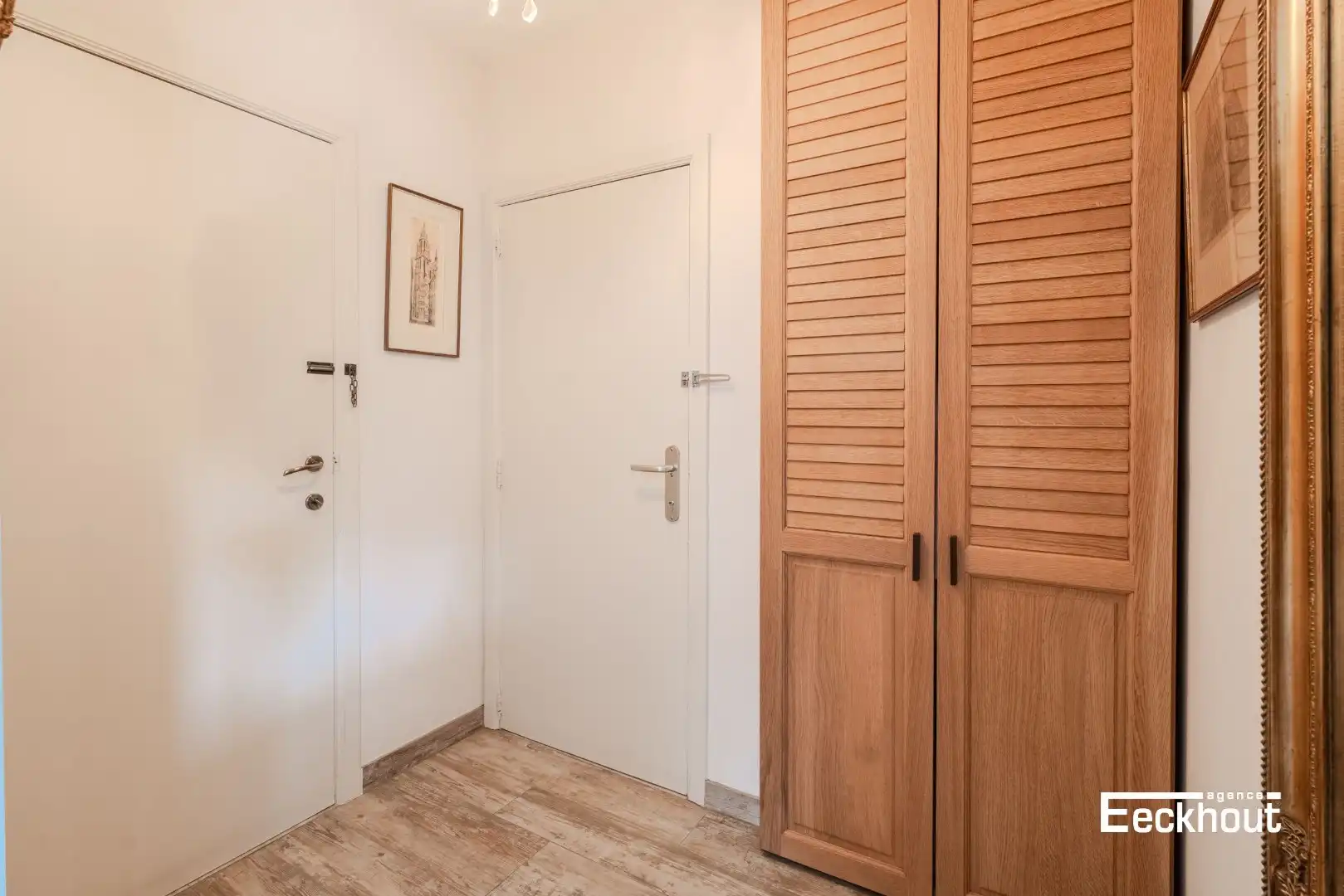 Gerenoveerd appartement met uitzonderlijk groot terras! foto 11