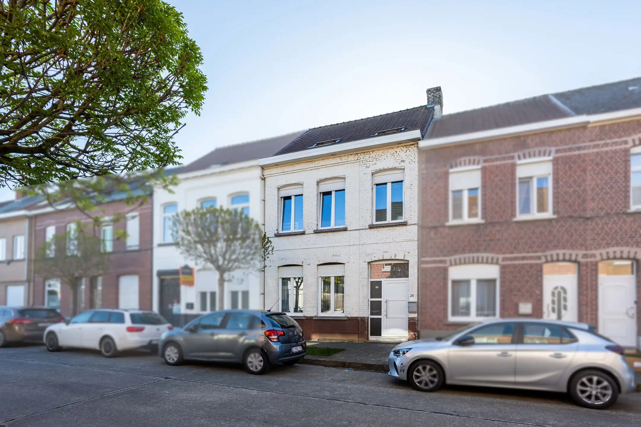 Heel ruime, energiezuinige woning met tuin in rustige buurt! foto {{pictureIndex}}