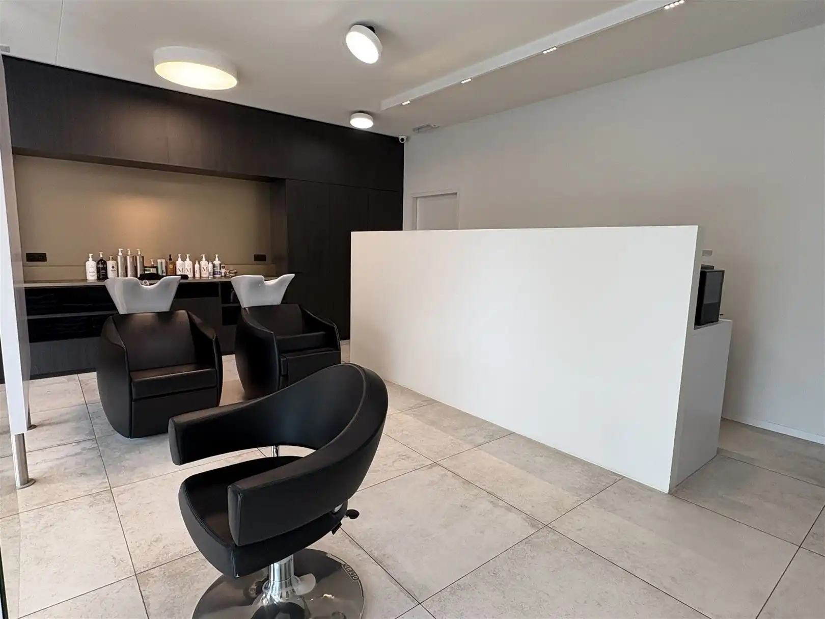 Lichtrijke & moderne handelsruimte op toplocatie in Kemzeke foto 8