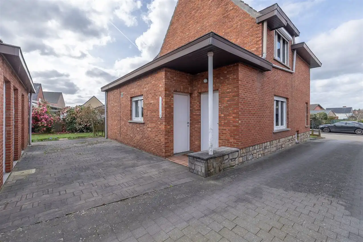 Rustig gelegen te renoveren woning met 3 slk foto 44