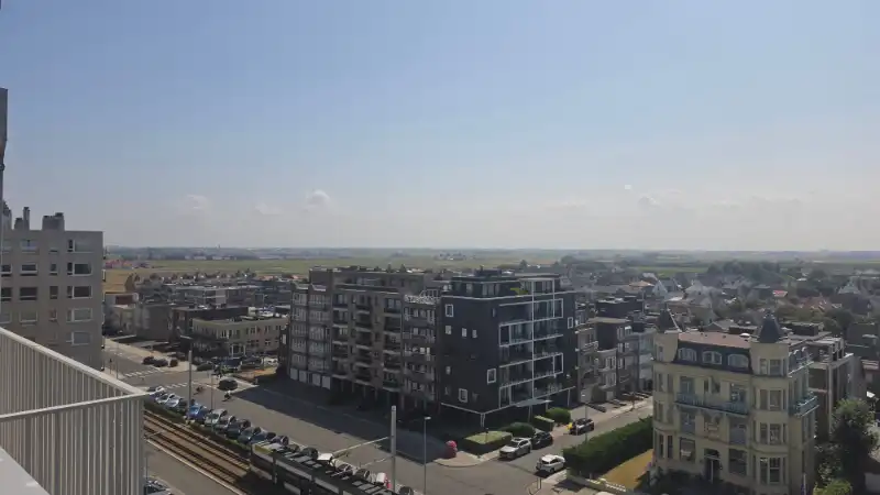 Volledig gerenoveerde penthouse met twee dakterrassen en zeezicht! foto 19