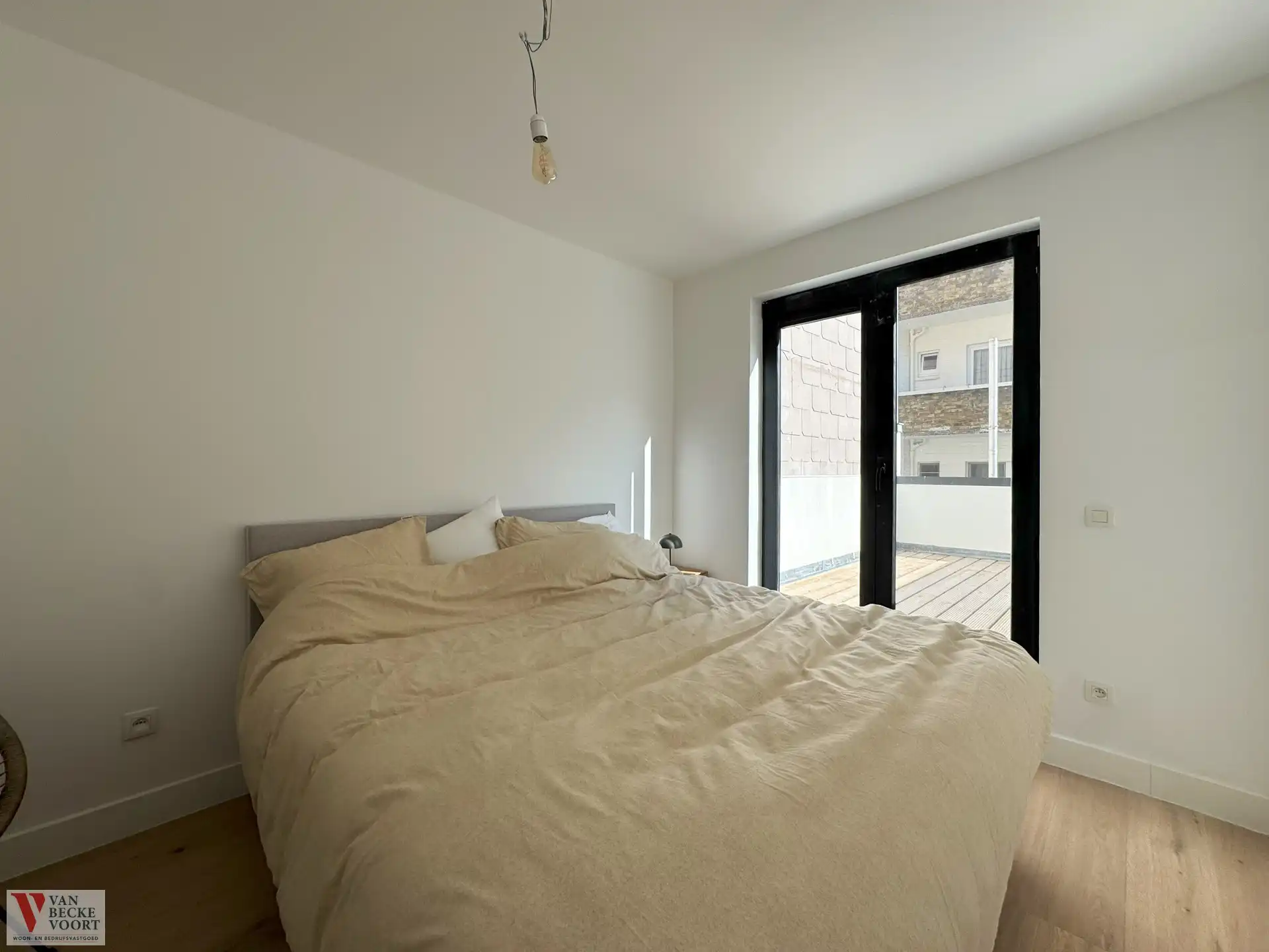 Subliem gerenoveerd appartement met terras foto 6