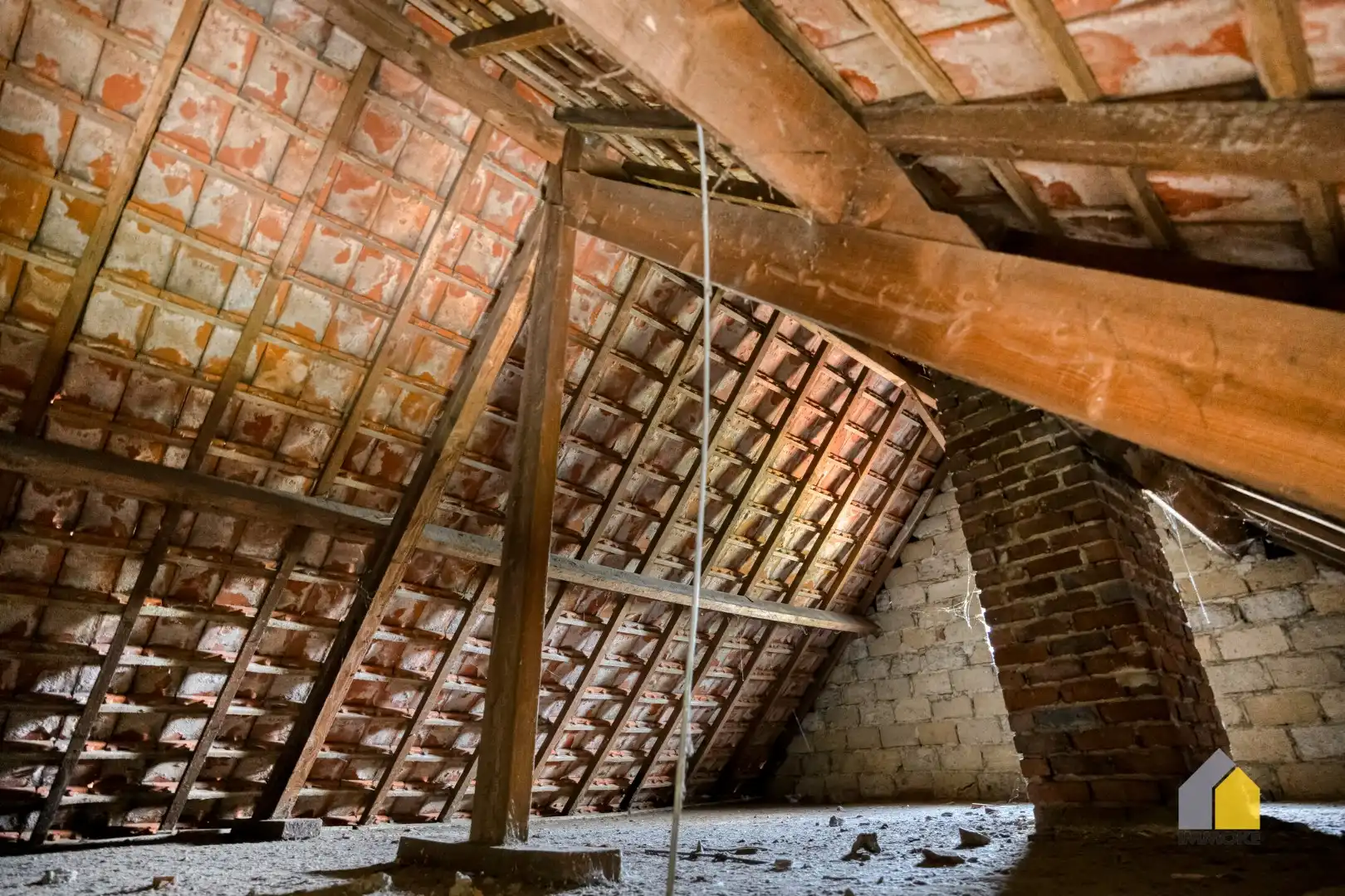Te renoveren woning met 3 slpks op een perceel van 6 a 44 ca. foto 25
