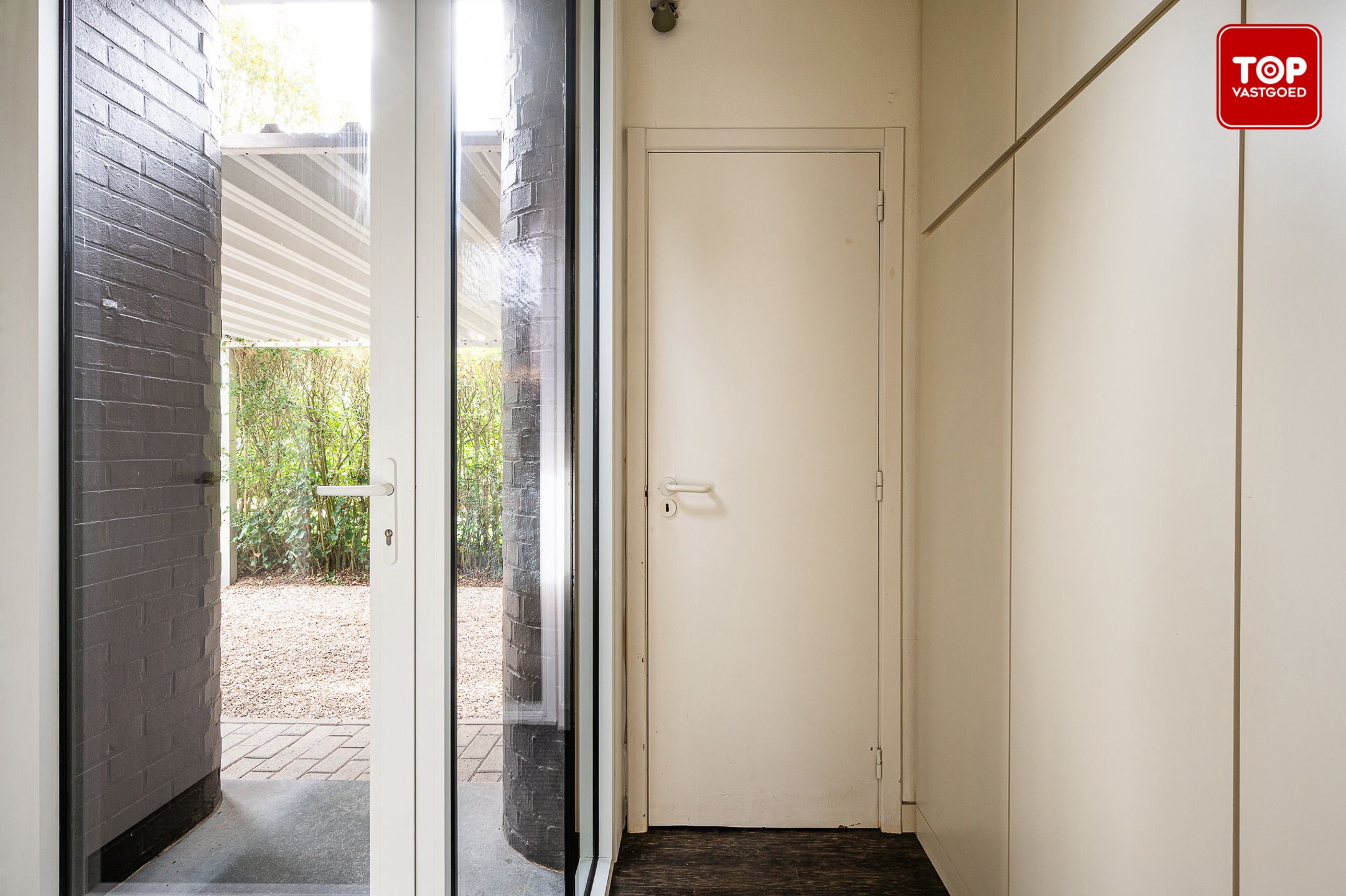 Ruime woning met 4 slaapkamers en fantastische tuin in Drongen foto 2