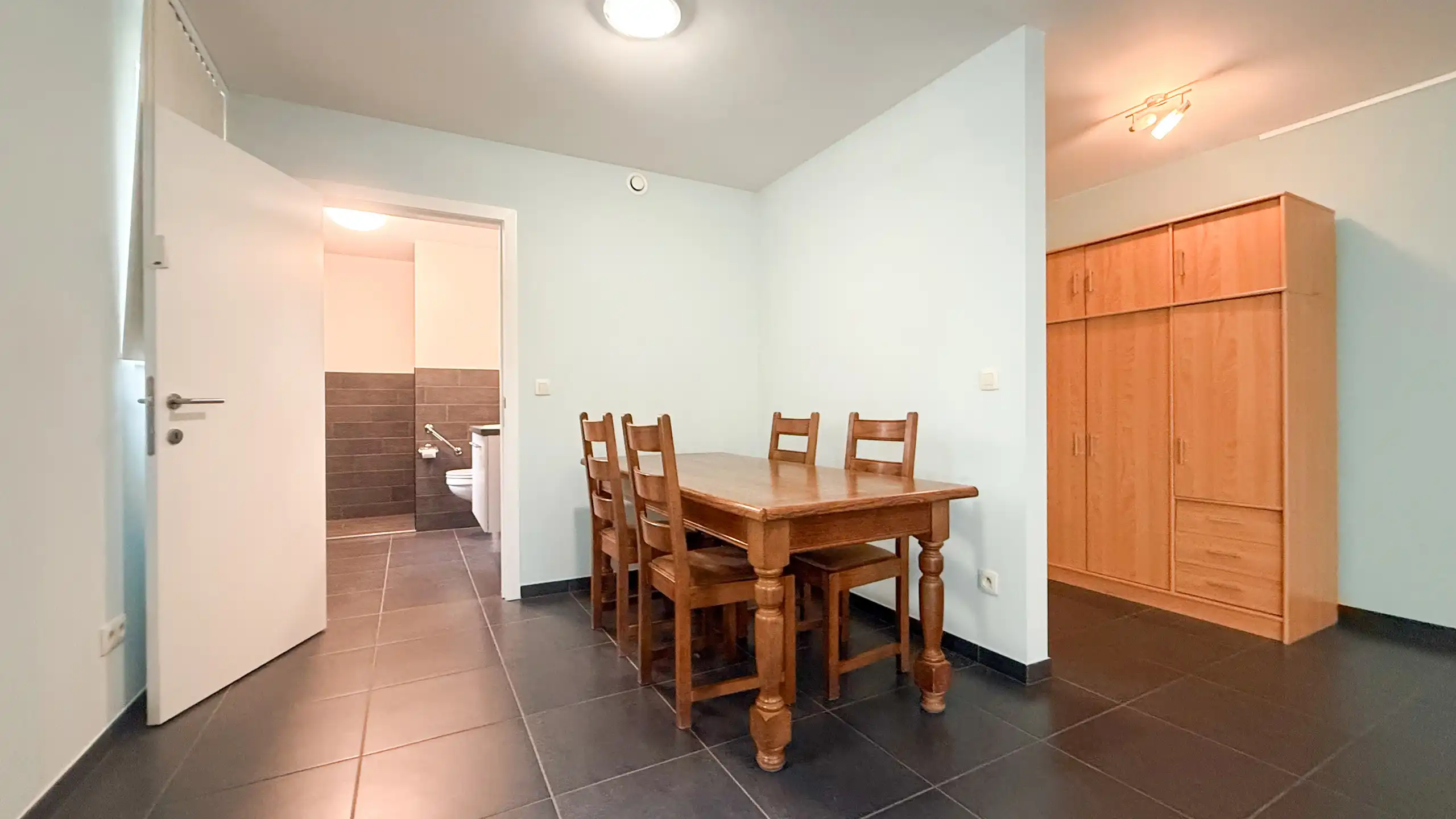 Veelzijdig investeringspand met 10 kamers, lift en kelder! foto 25