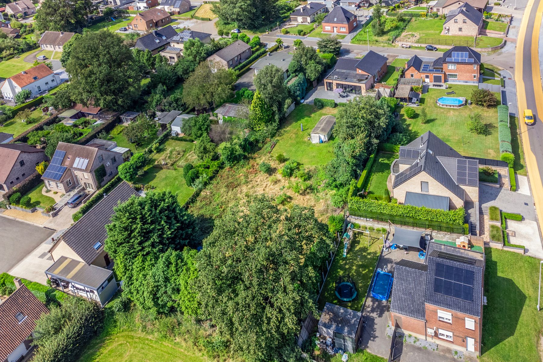 ZEER RUIME GERONOVEERDE WONING MET ZONNEPANELEN OP 2700m² foto 8