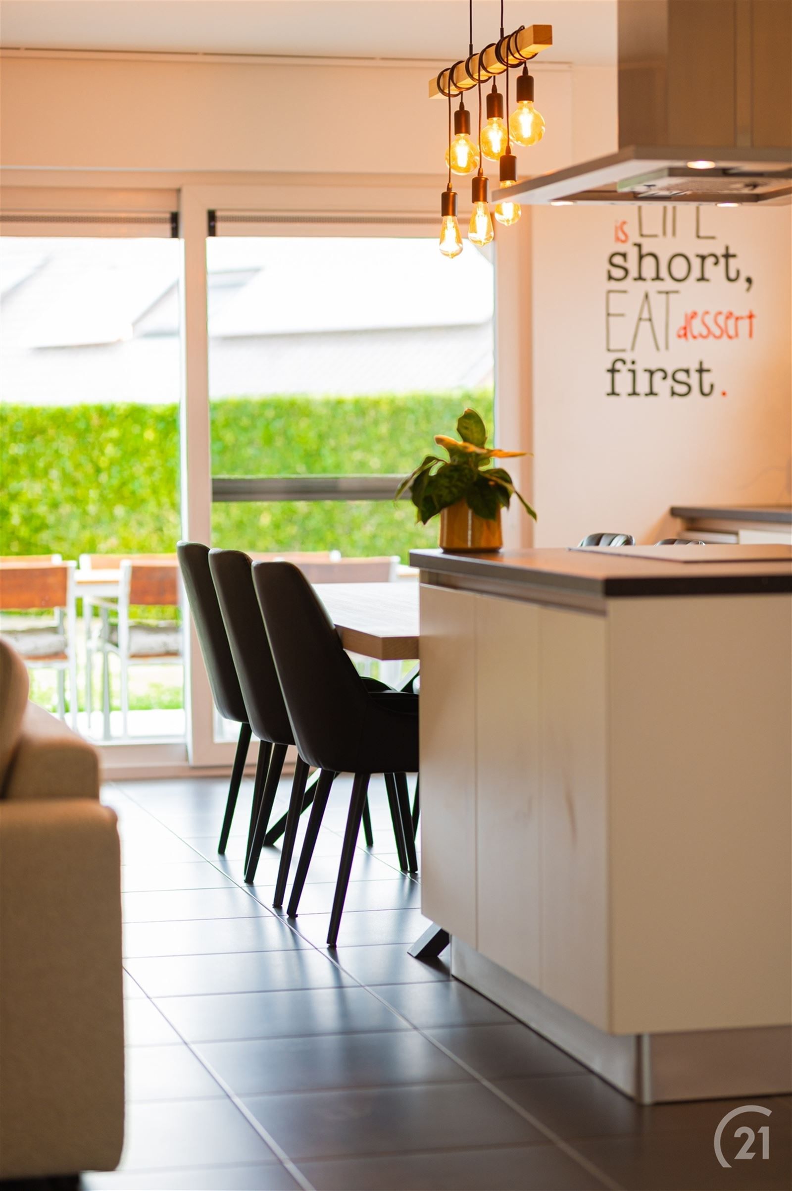 Moderne,  luxueuse  3 gevelwoning met tuin en carport op 3 are 77 foto 10