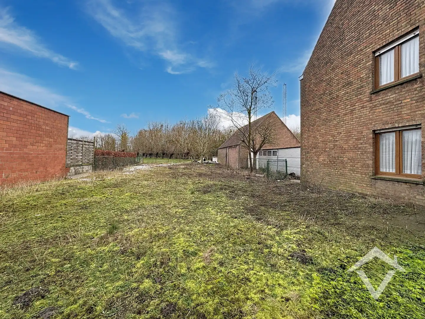 Alleenstaande woning met naastliggend stuk bouwgrond en weide te Eernegem foto 34