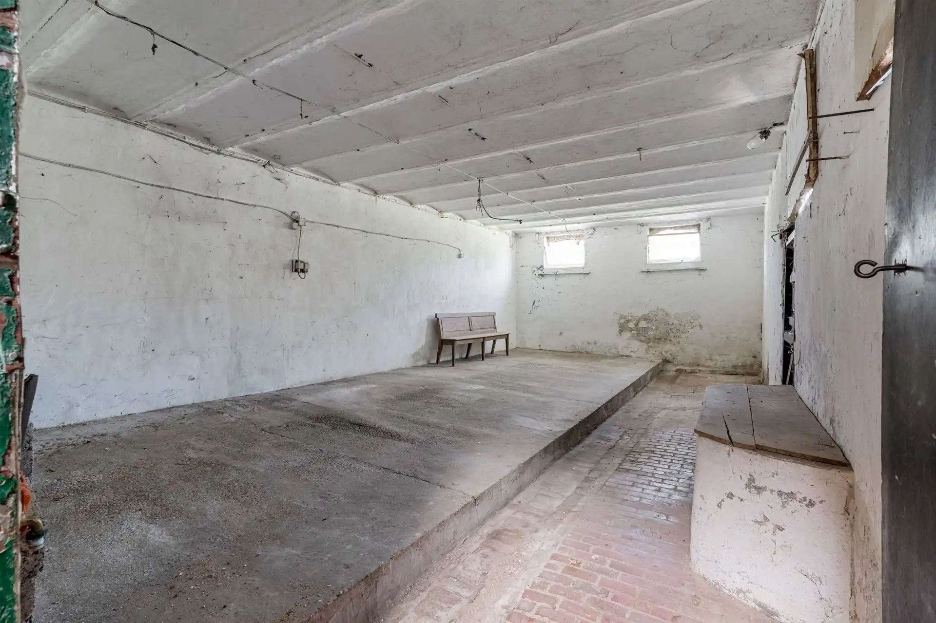 Te renoveren vierkantshoeve met achterliggende grond. foto 24