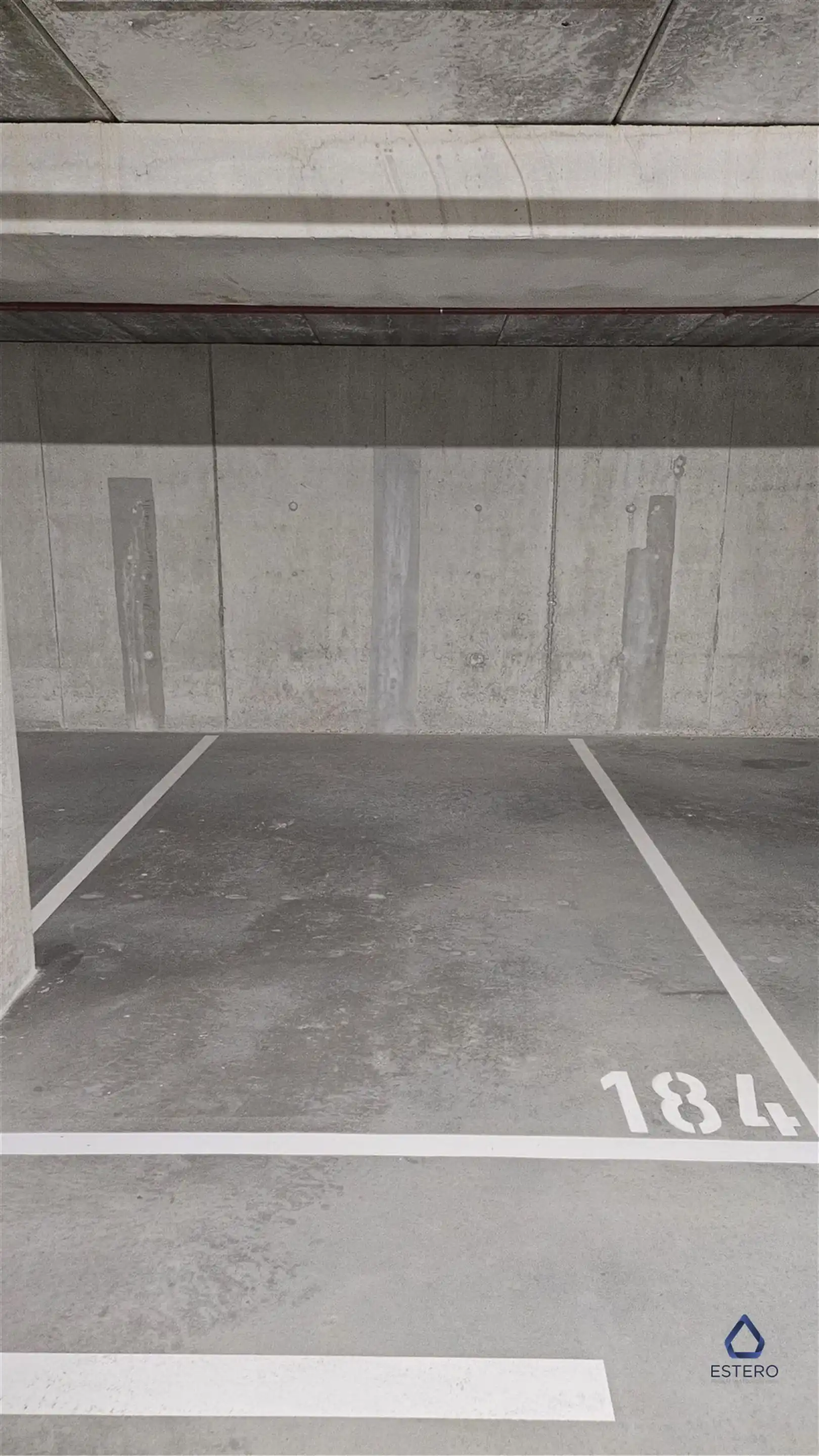 Ondergrondse staanplaats beschikbaar in het complex 'Castor'.  foto 2